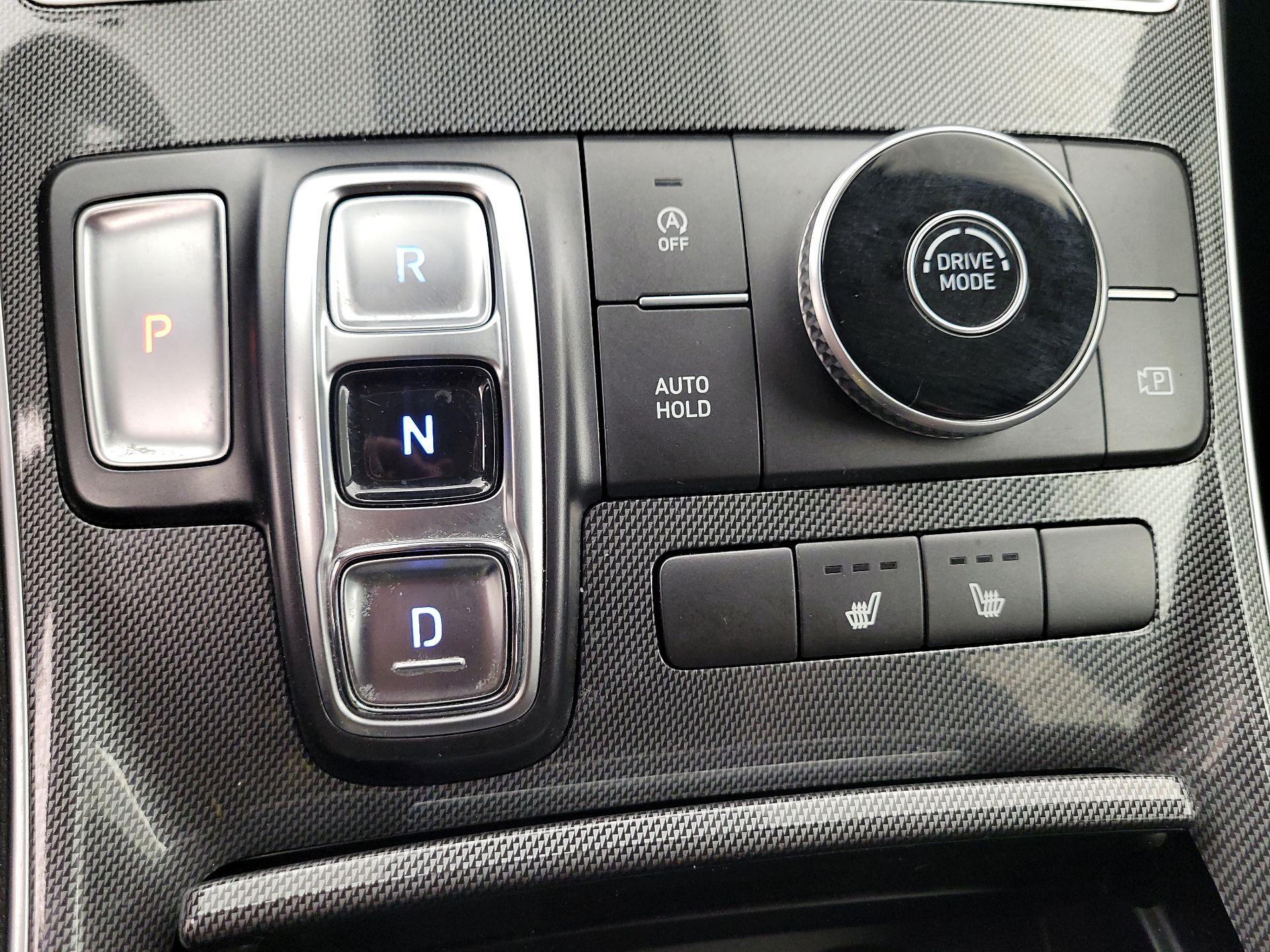 Thumbnail: 2022 Hyundai Santa Fe - 17