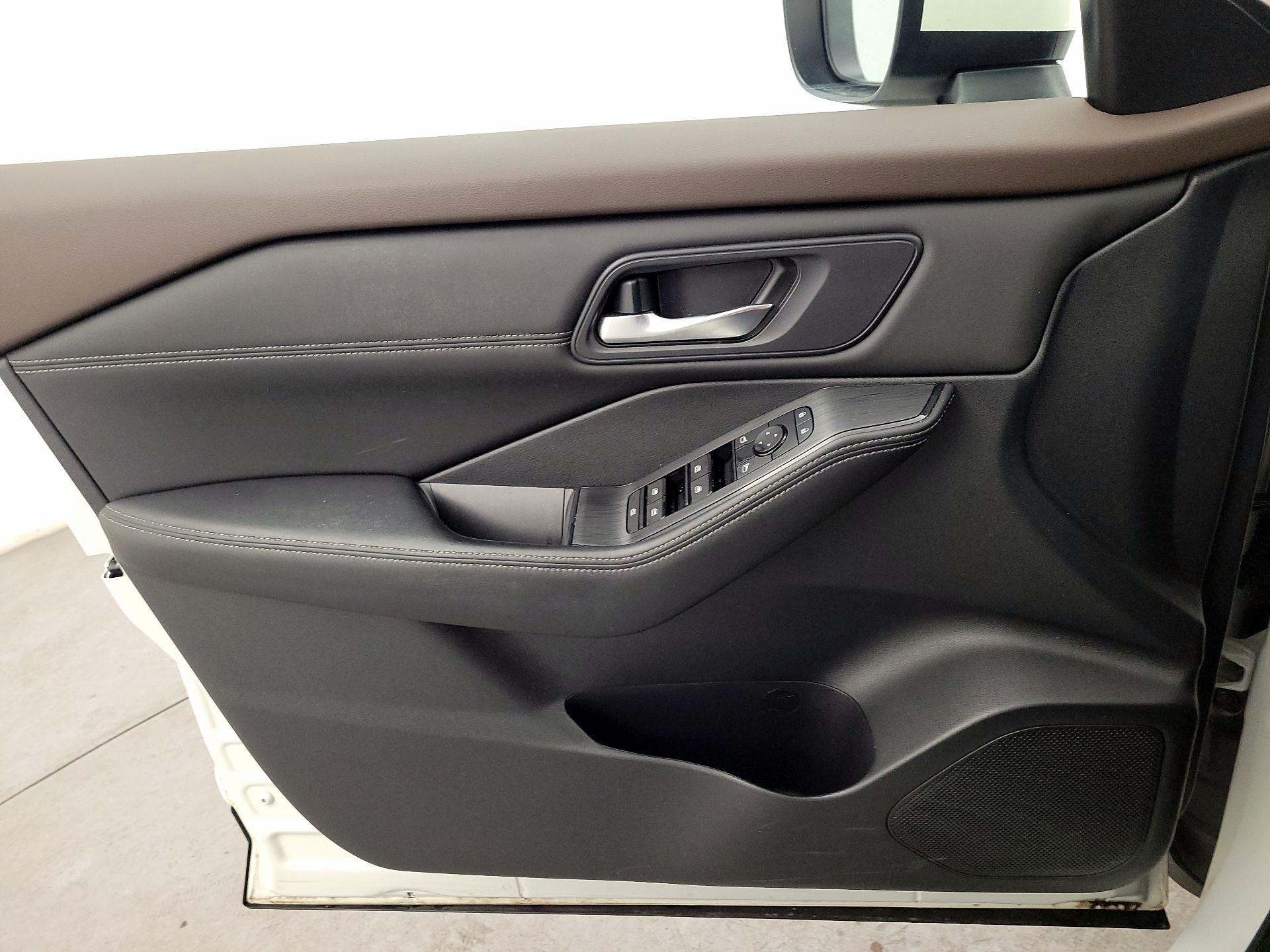 Thumbnail: 2023 Nissan Rogue - 12