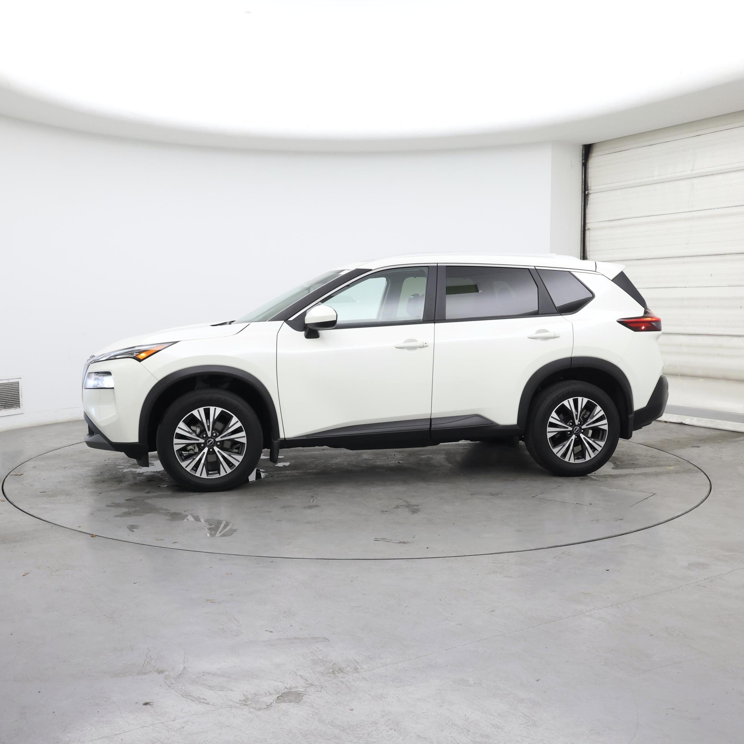 Thumbnail: 2023 Nissan Rogue - 3