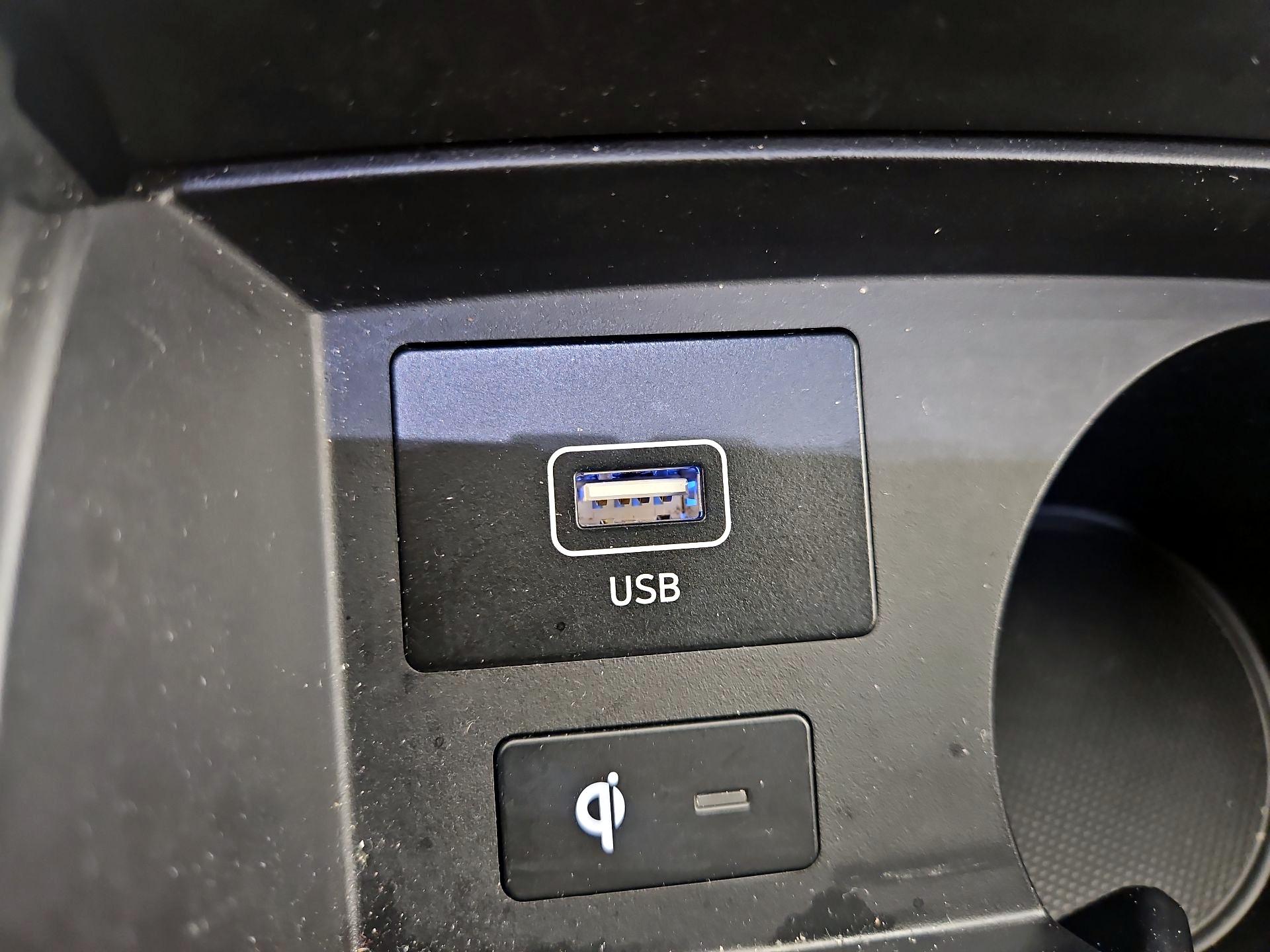 Thumbnail: 2023 Hyundai Santa Fe - 18