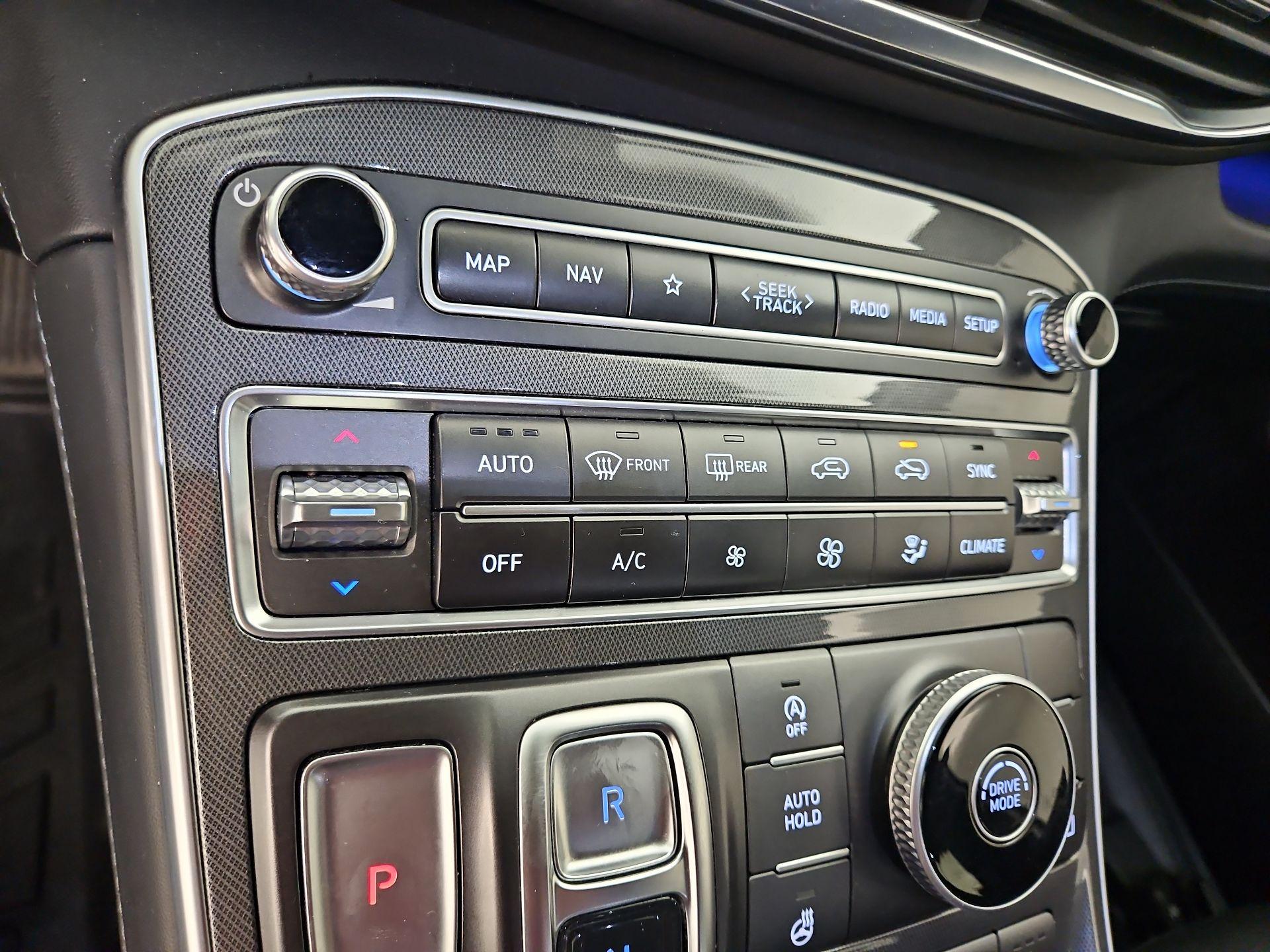 Thumbnail: 2023 Hyundai Santa Fe - 17