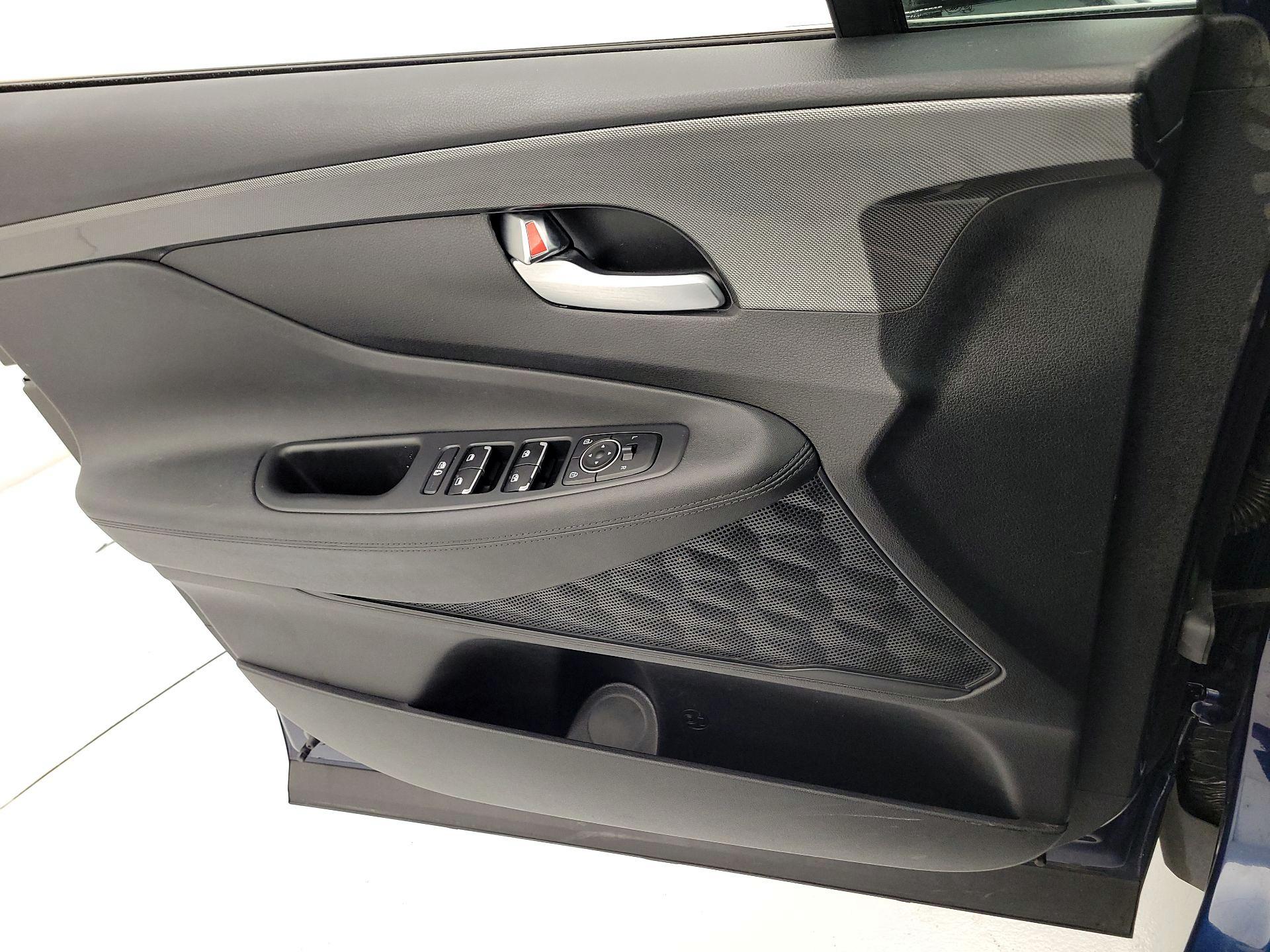 Thumbnail: 2023 Hyundai Santa Fe - 12