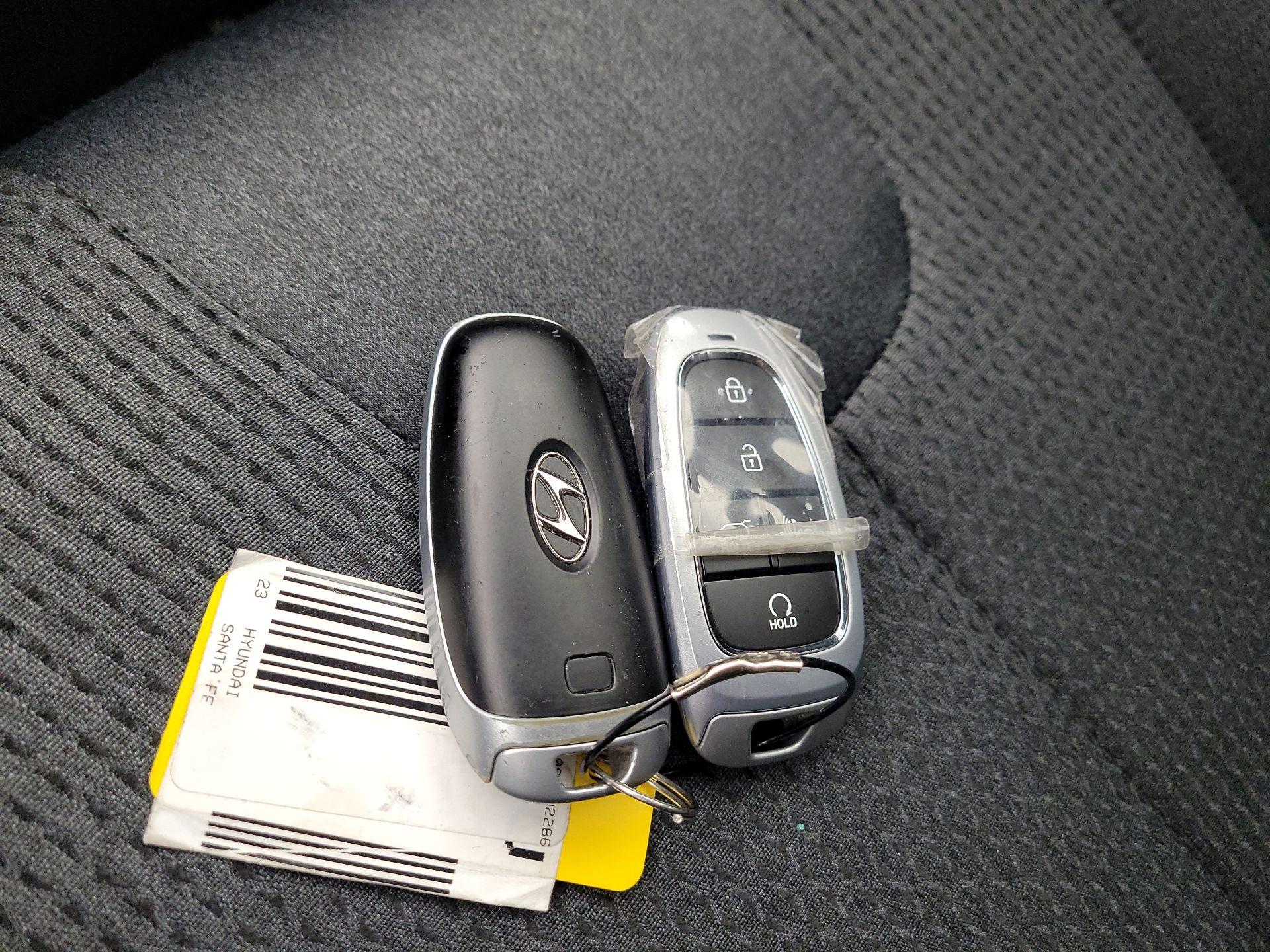 Thumbnail: 2023 Hyundai Santa Fe - 18