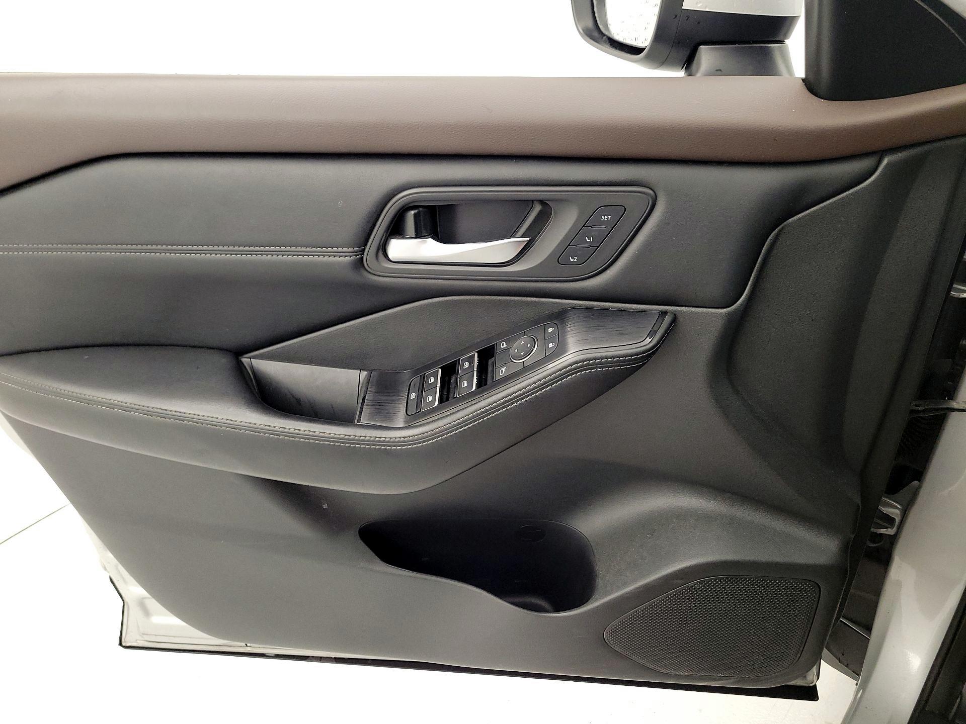 Thumbnail: 2023 Nissan Rogue - 12