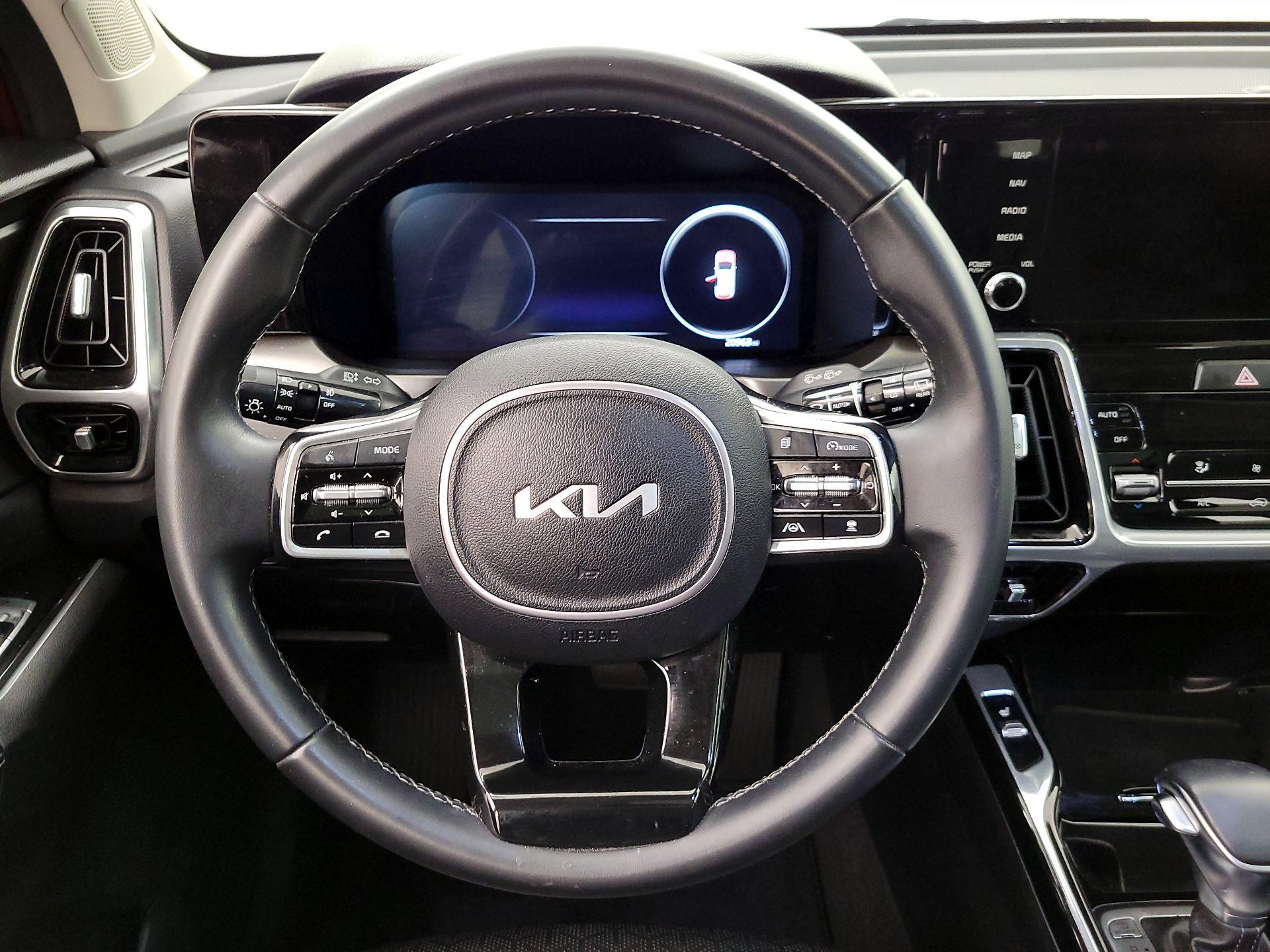 Thumbnail: 2023 Kia Sorento - 10