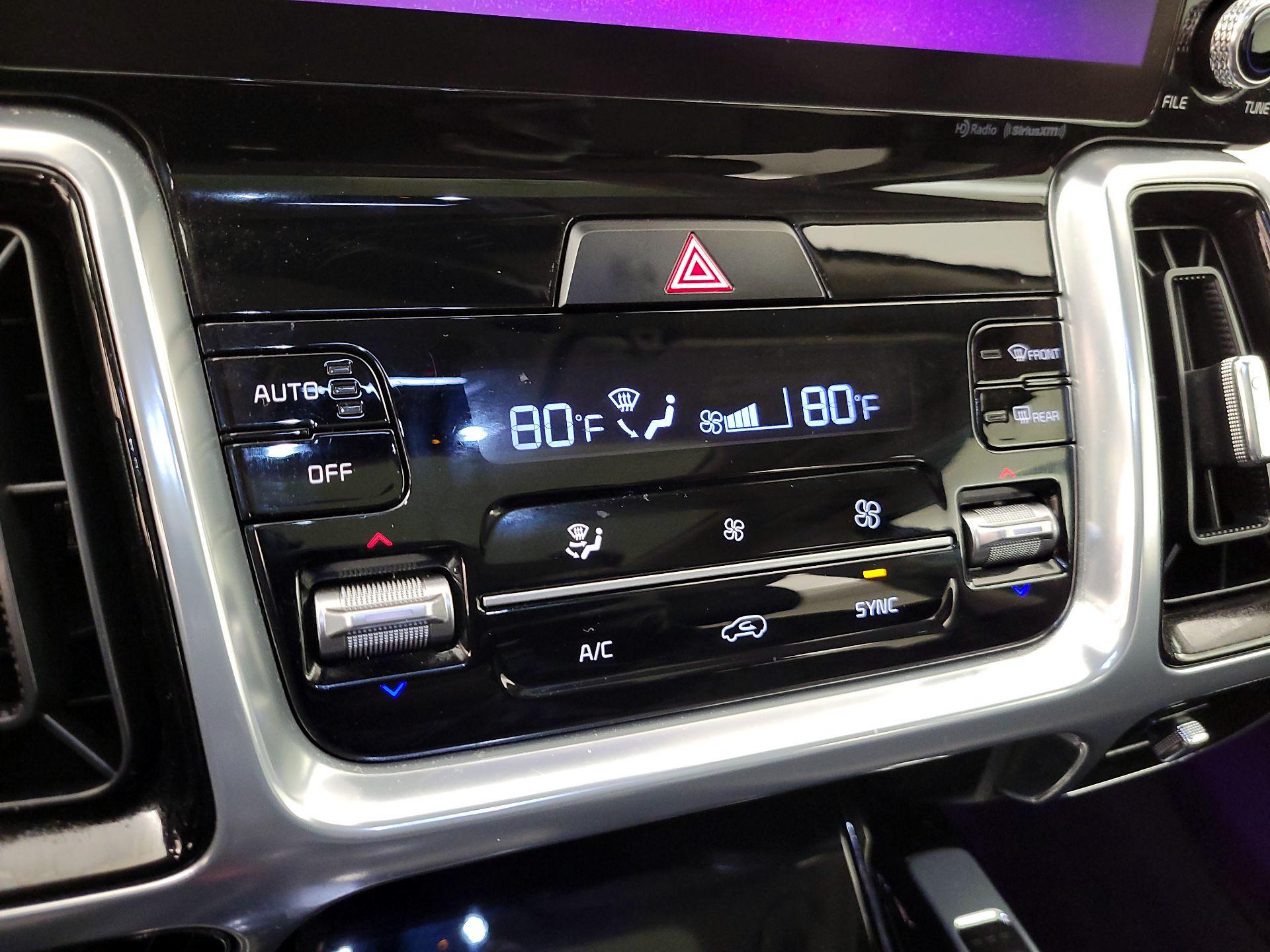 Thumbnail: 2023 Kia Sorento - 17