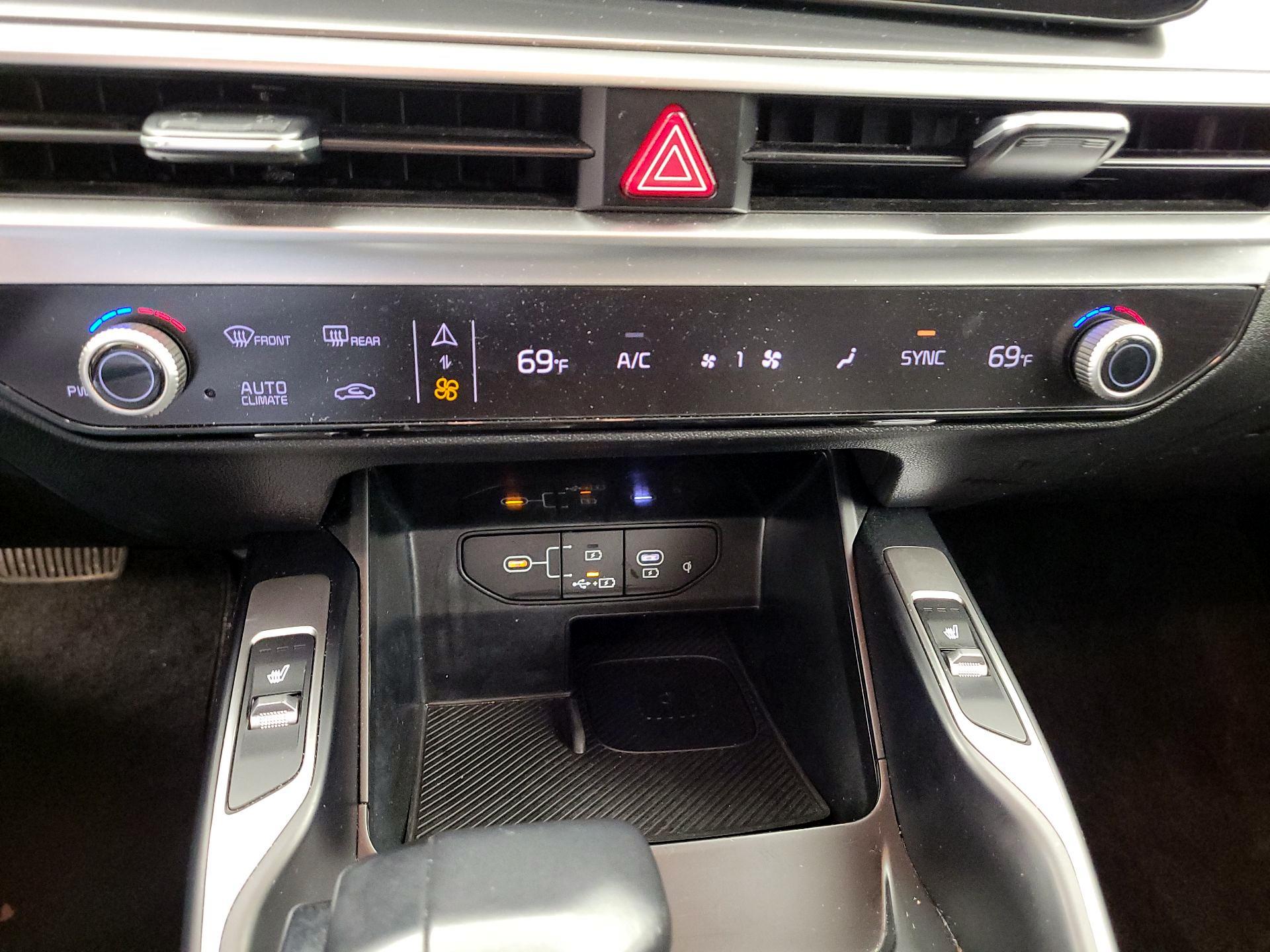 Thumbnail: 2024 Kia Sorento - 16