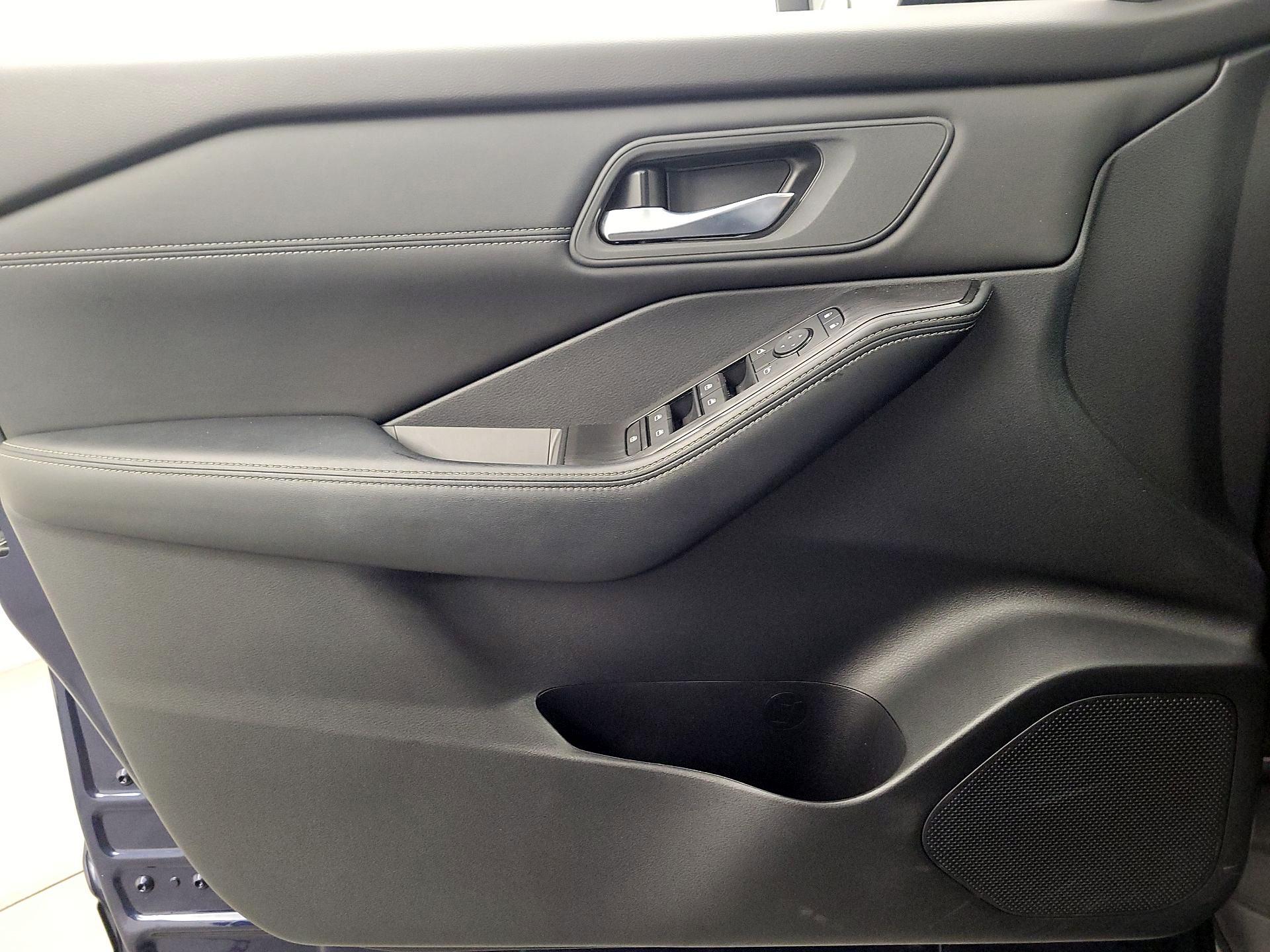 Thumbnail: 2024 Nissan Rogue - 12