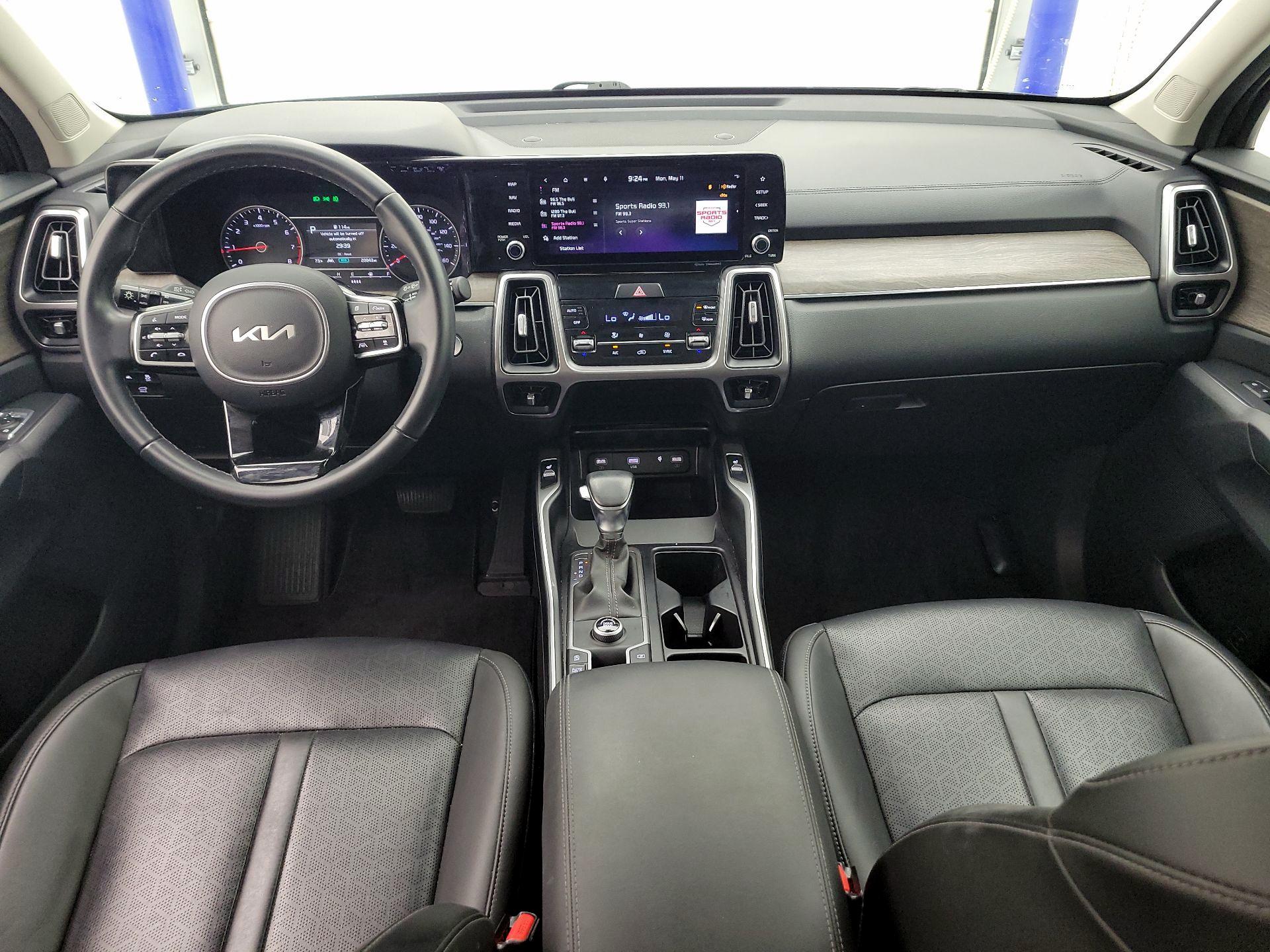 Thumbnail: 2023 Kia Sorento - 9