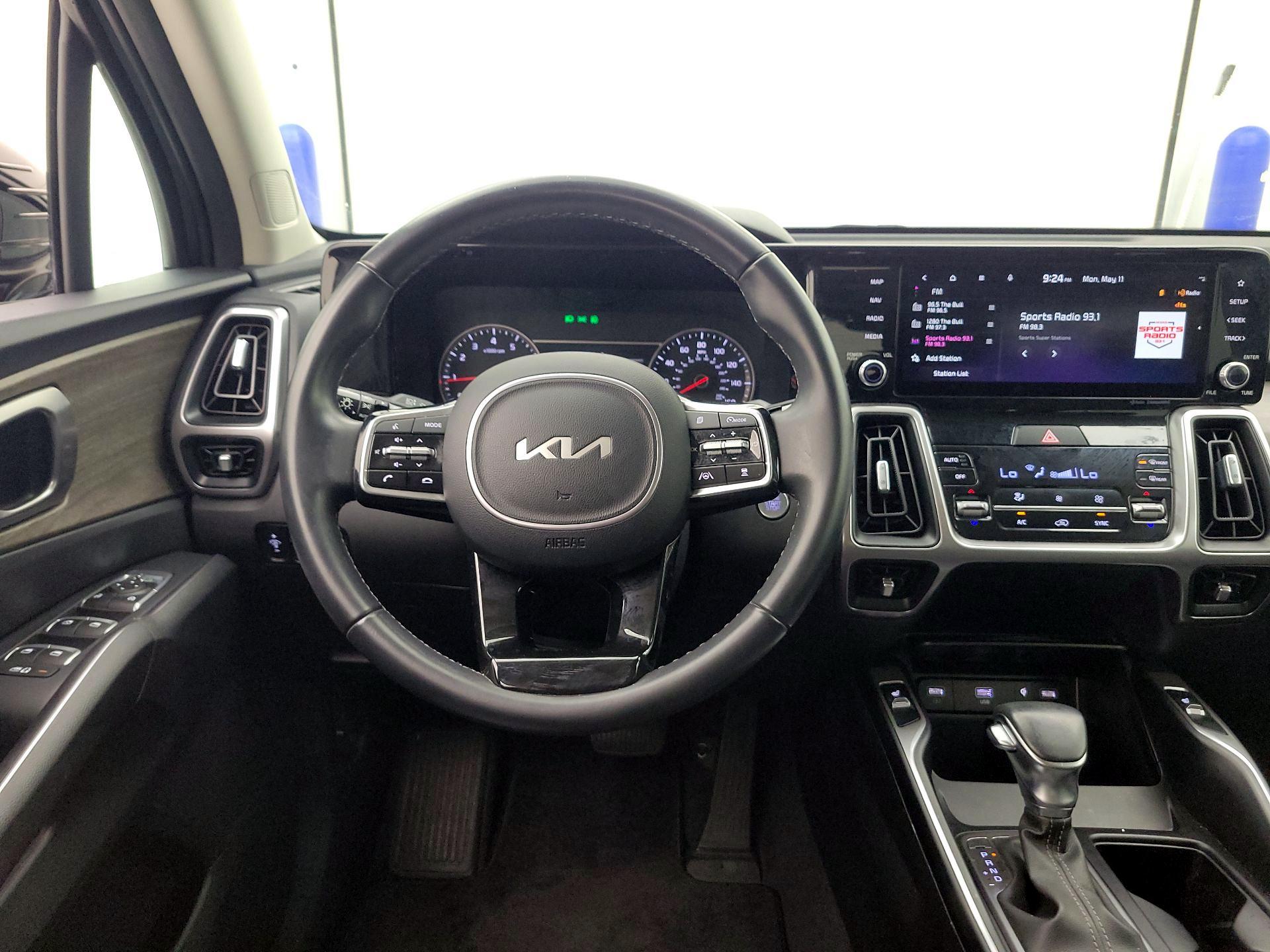 Thumbnail: 2023 Kia Sorento - 10
