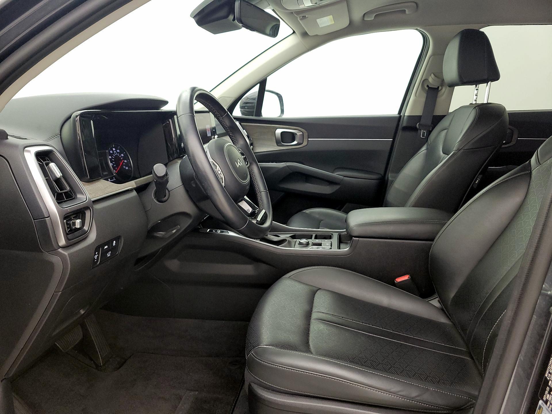 Thumbnail: 2023 Kia Sorento - 11