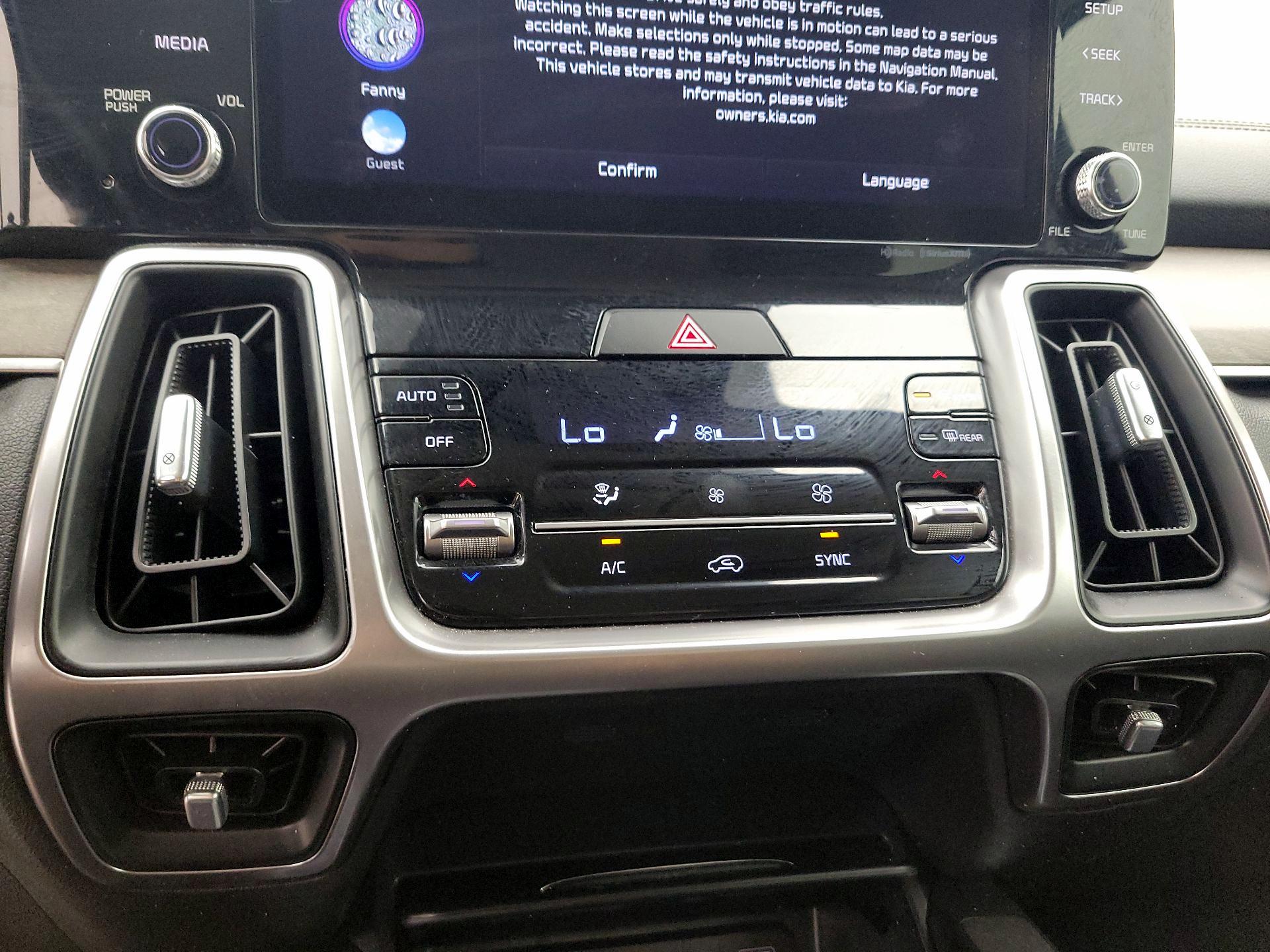 Thumbnail: 2023 Kia Sorento - 16