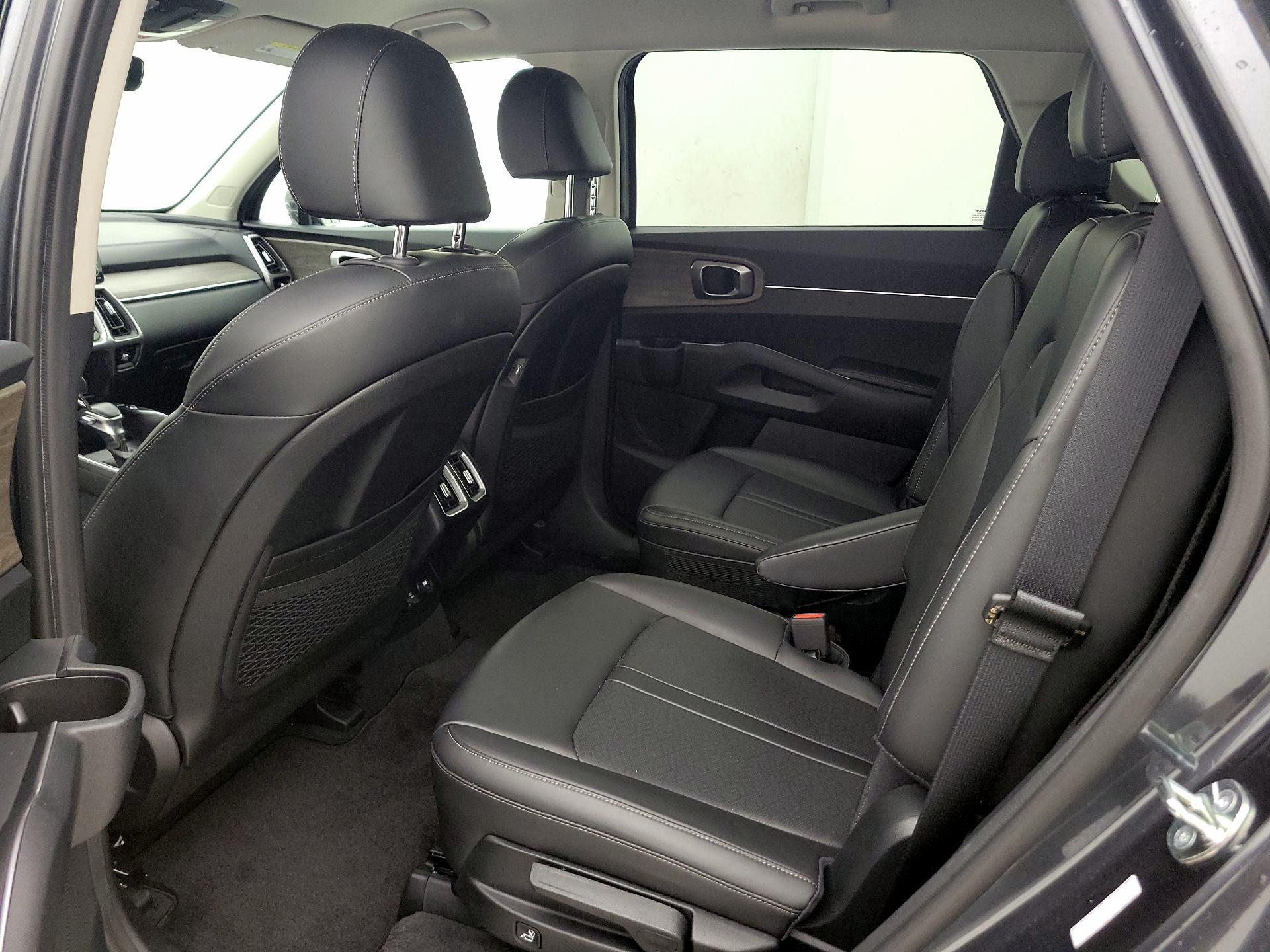 Thumbnail: 2023 Kia Sorento - 19