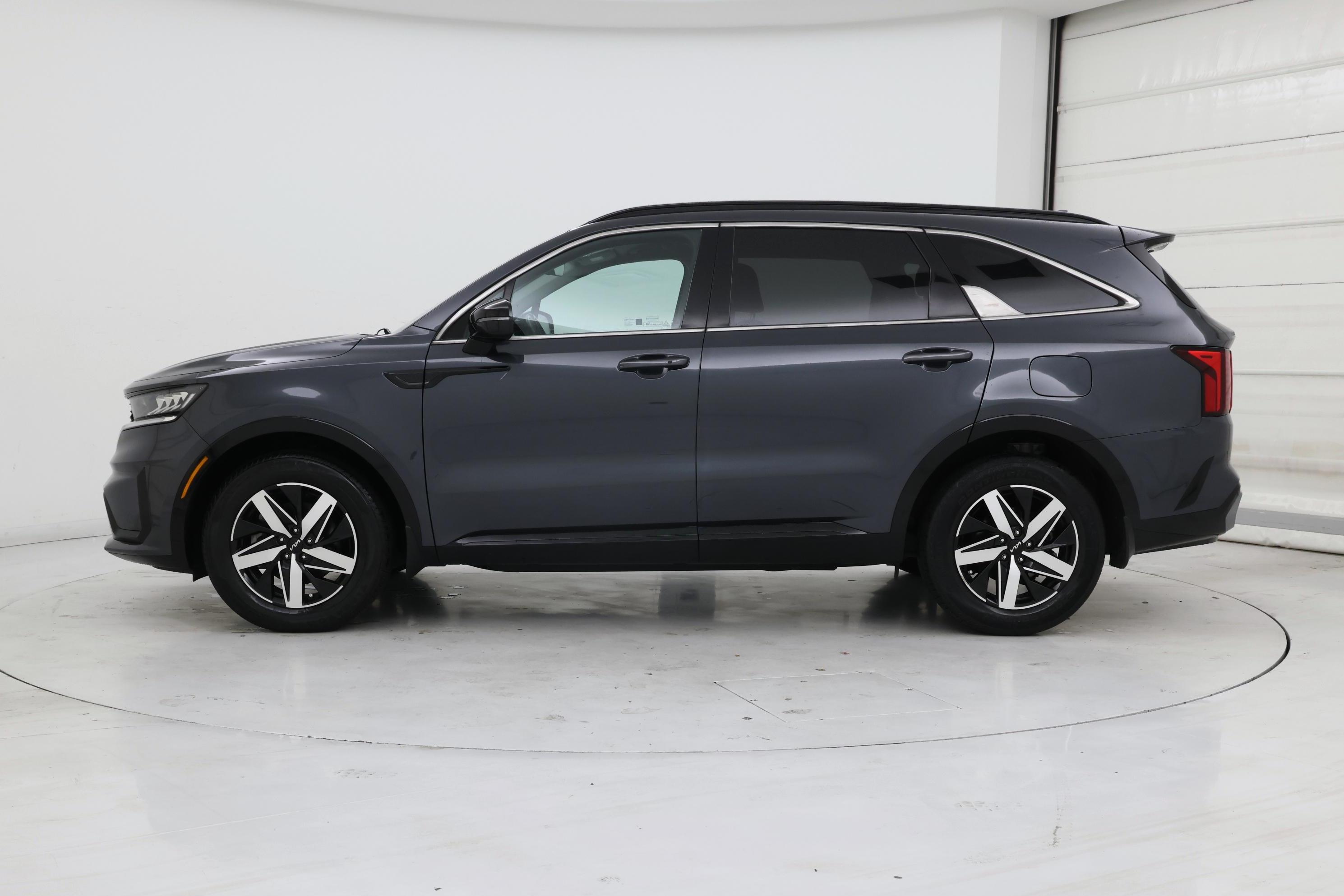 Thumbnail: 2023 Kia Sorento - 3