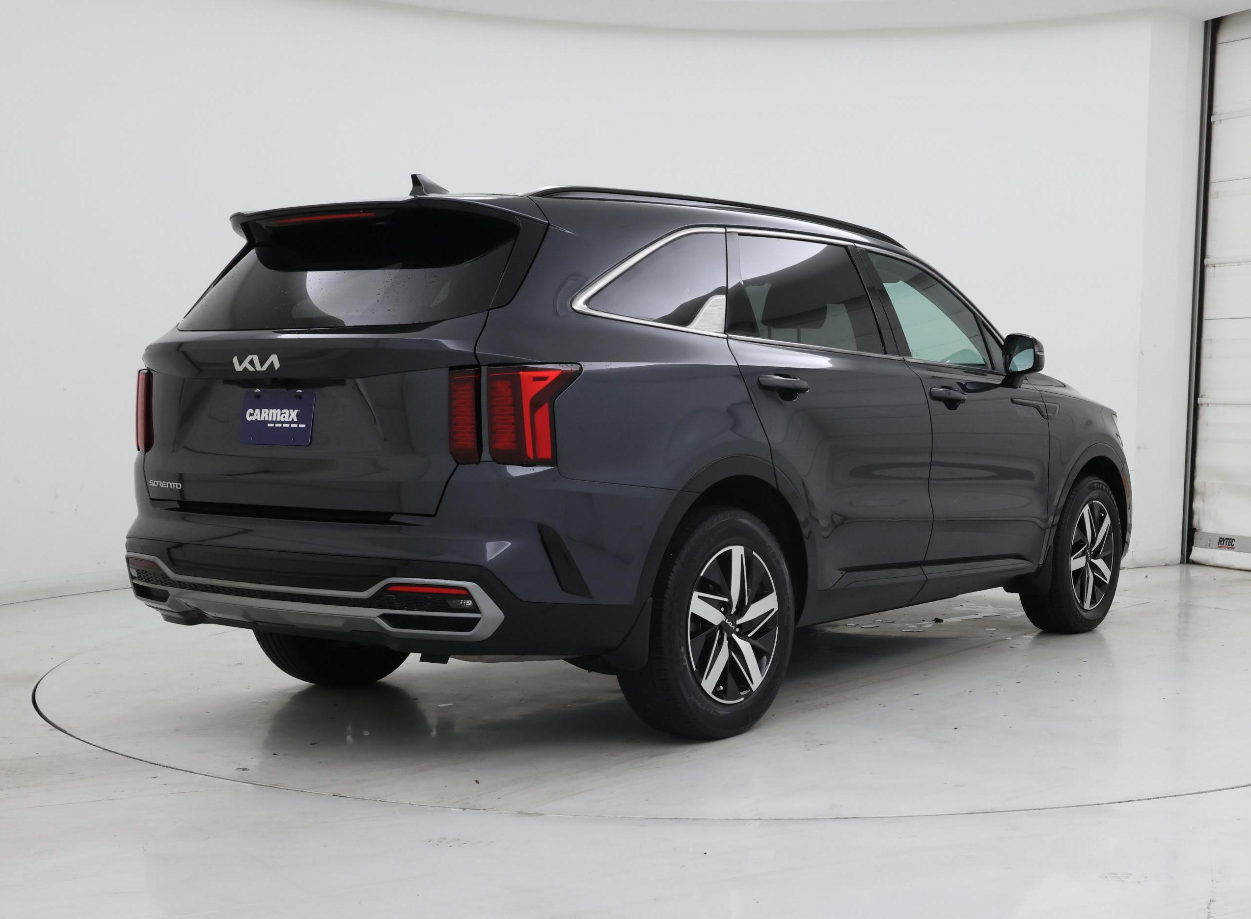 Thumbnail: 2023 Kia Sorento - 8