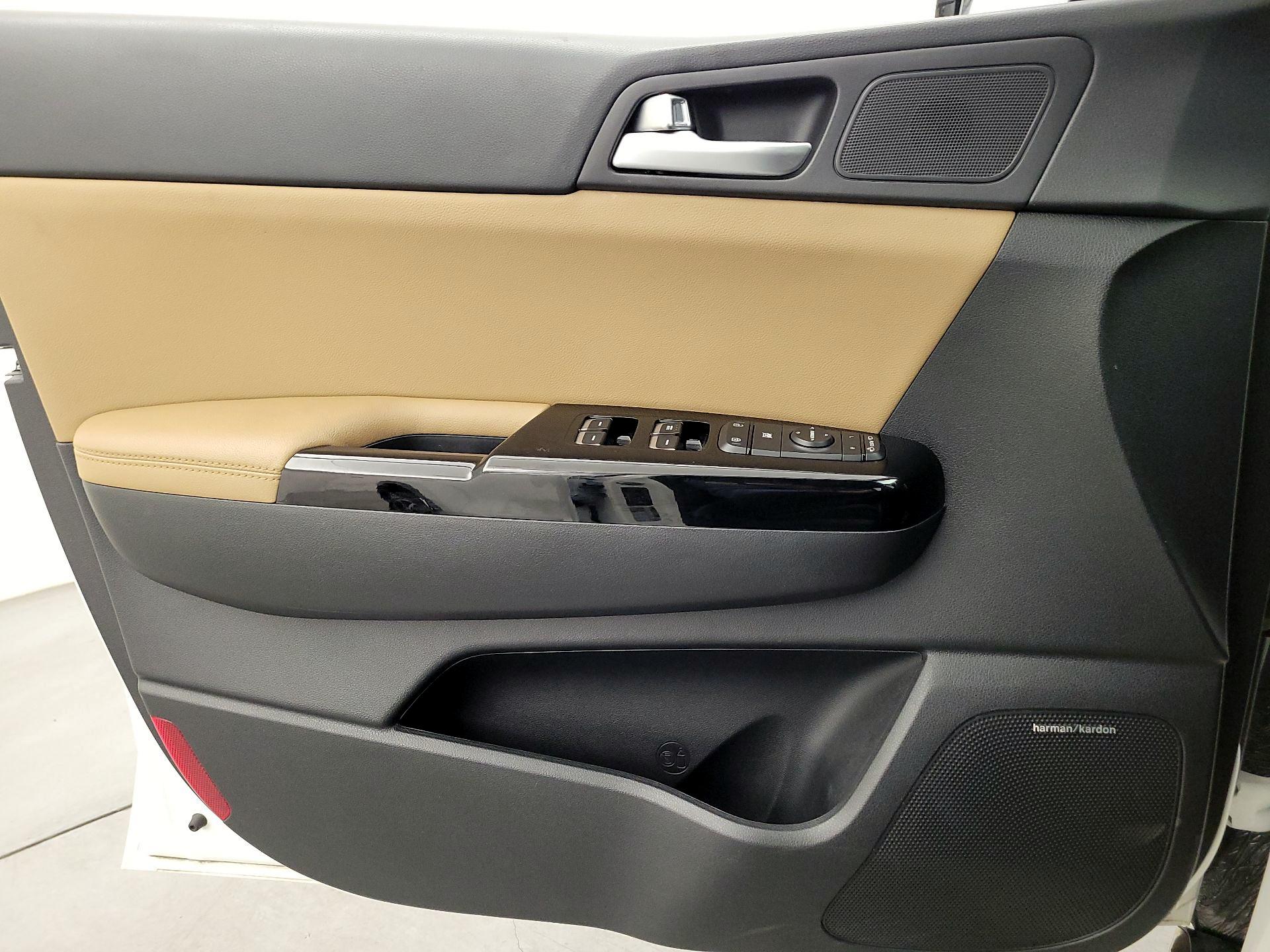 Thumbnail: 2022 Kia Sportage - 12