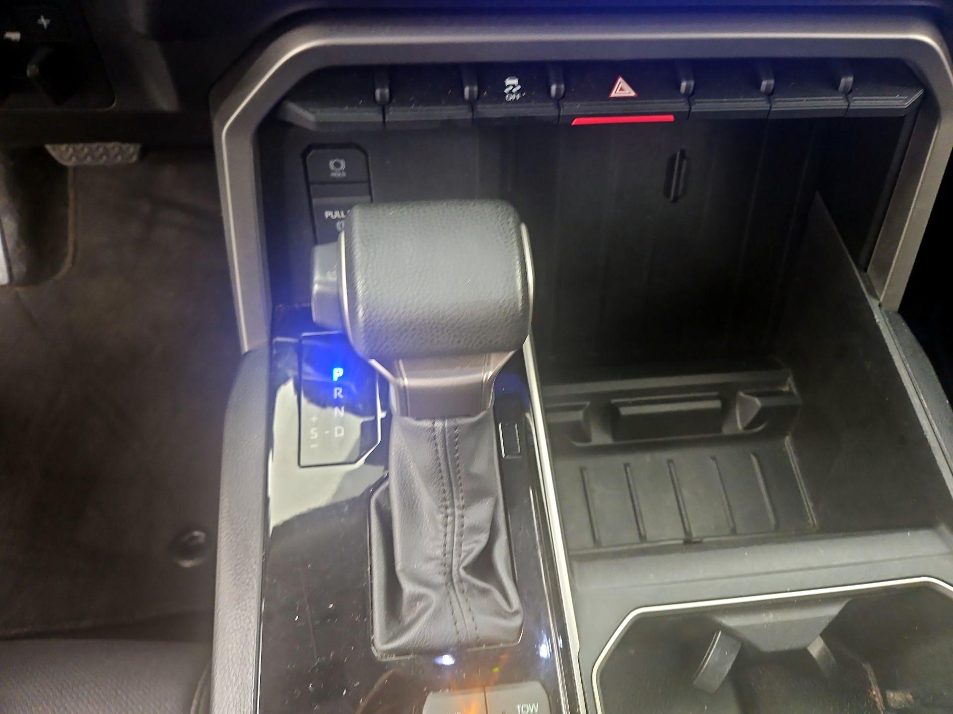 Thumbnail: 2022 Toyota Tundra - 17