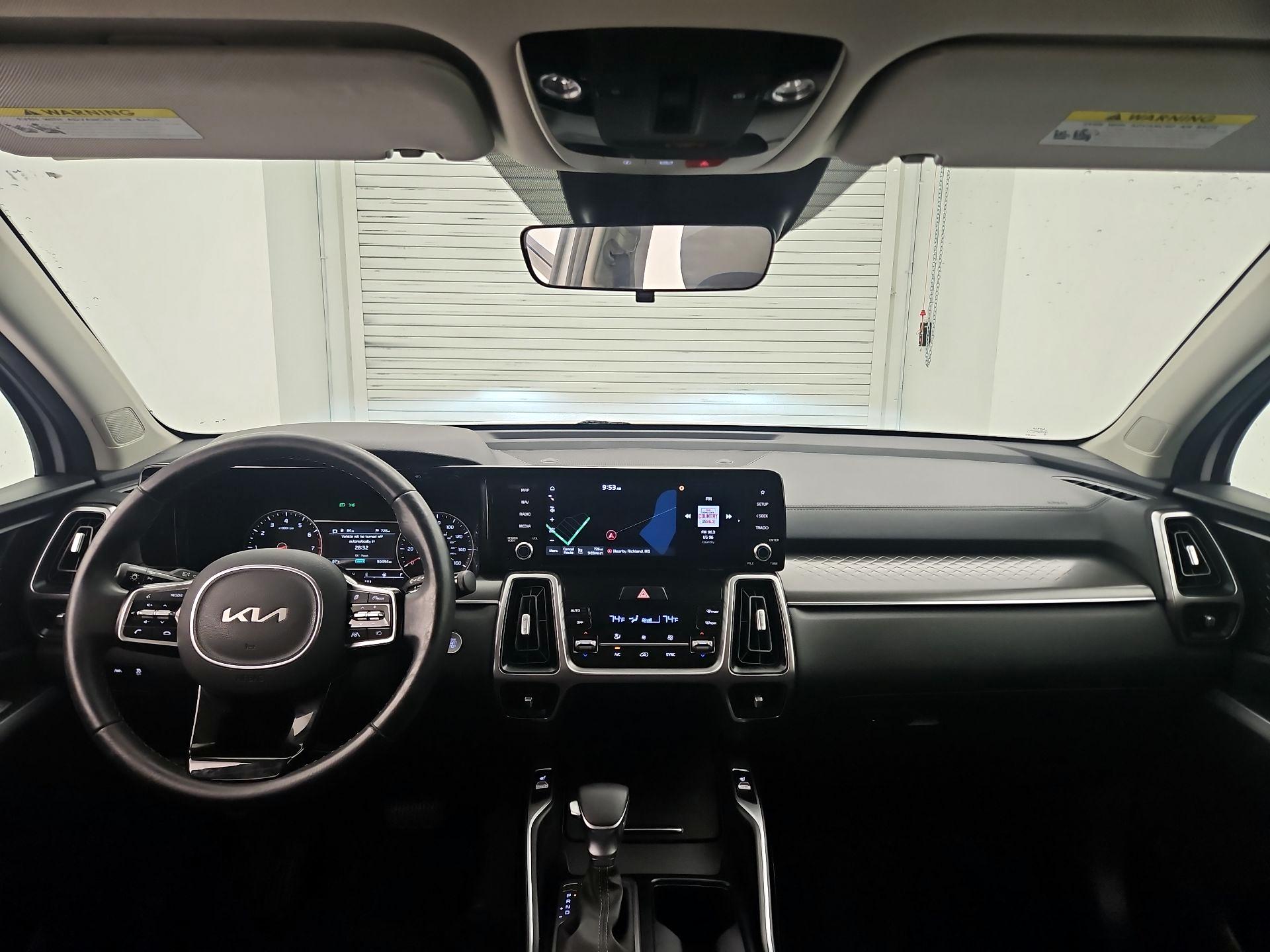 Thumbnail: 2023 Kia Sorento - 9