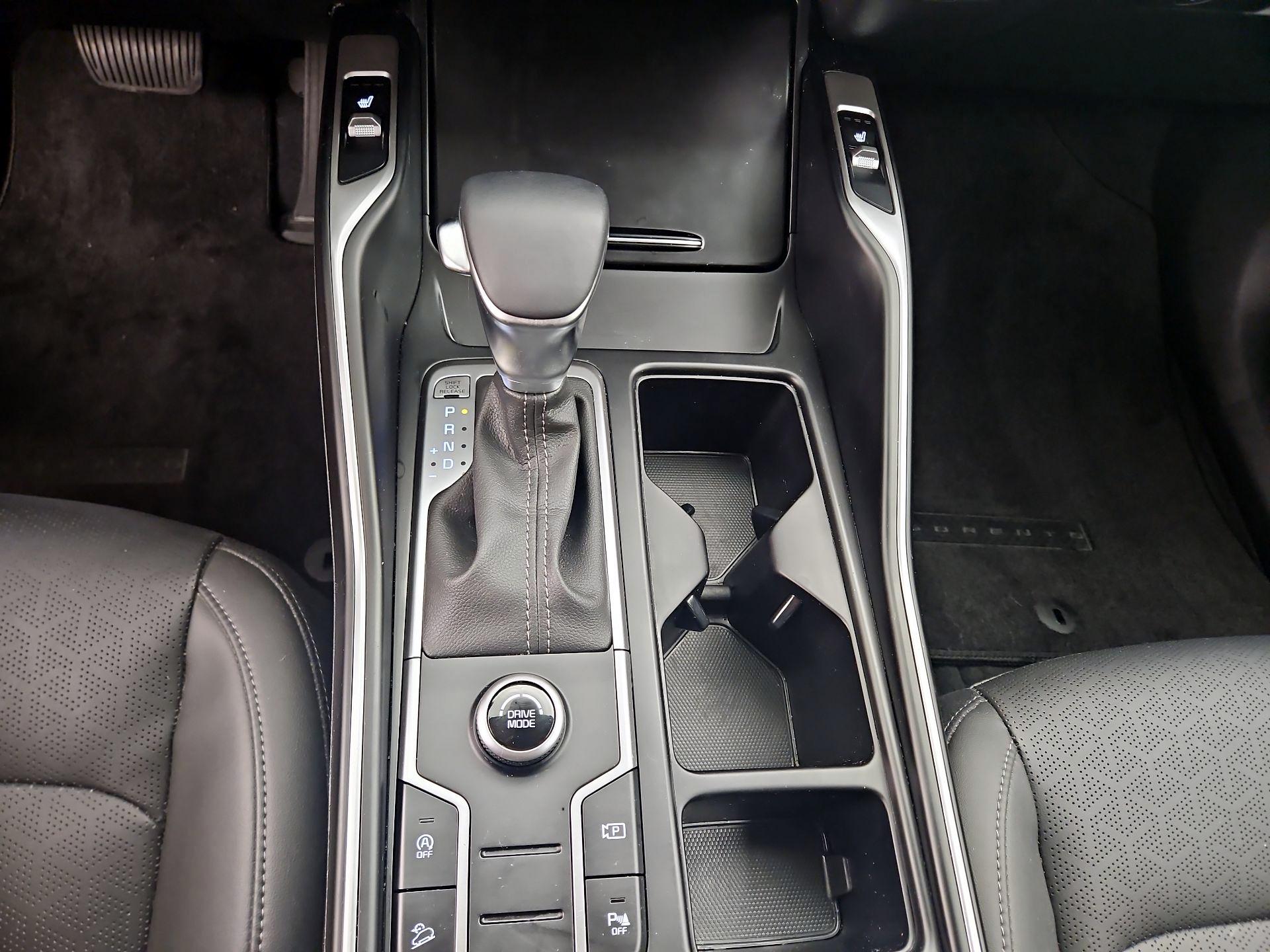 Thumbnail: 2023 Kia Sorento - 18