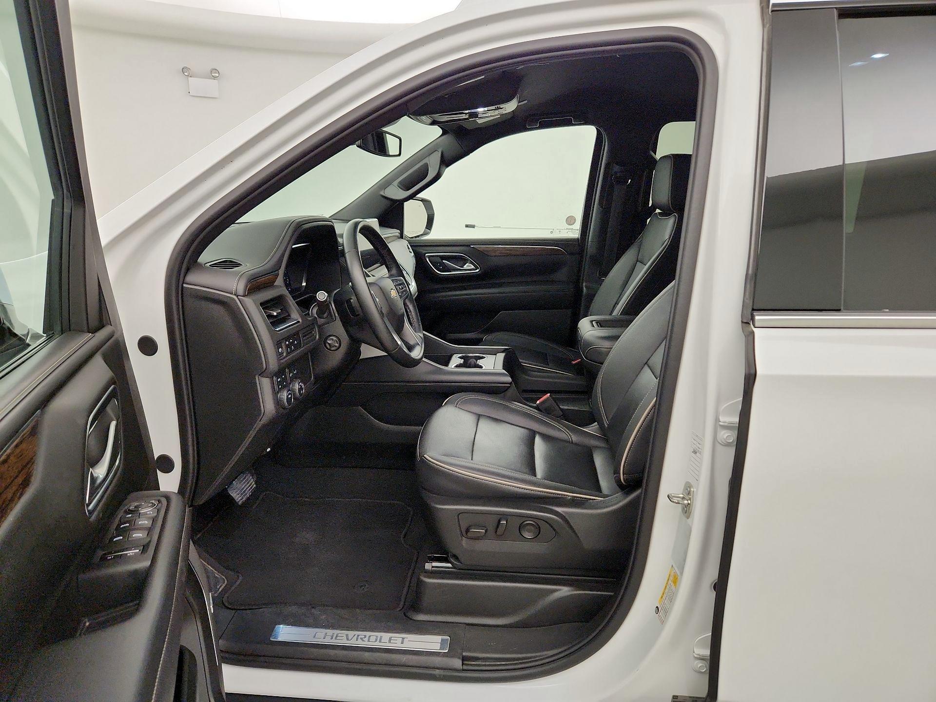 Thumbnail: 2023 Chevrolet Suburban - 9