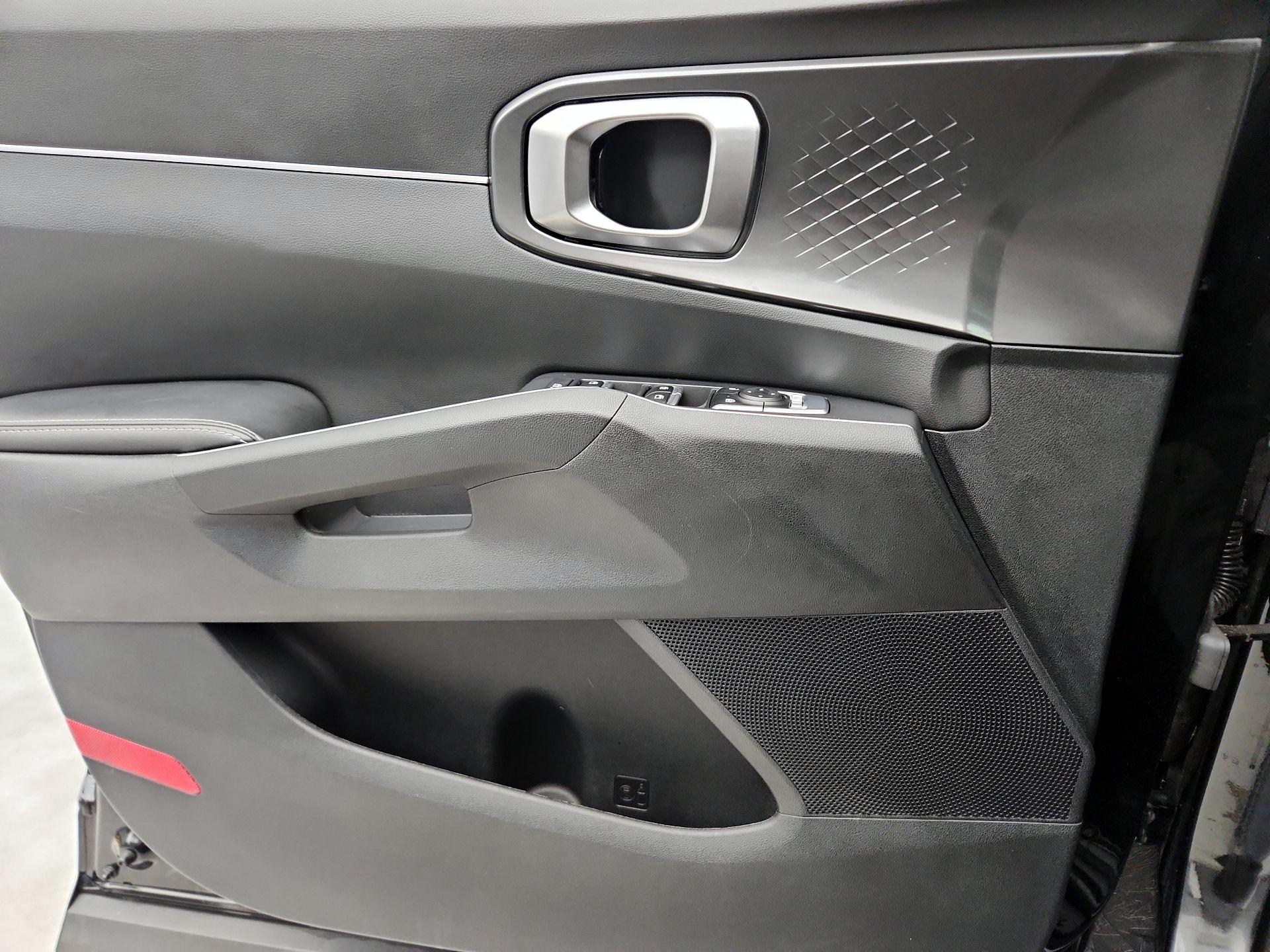 Thumbnail: 2023 Kia Sorento - 12