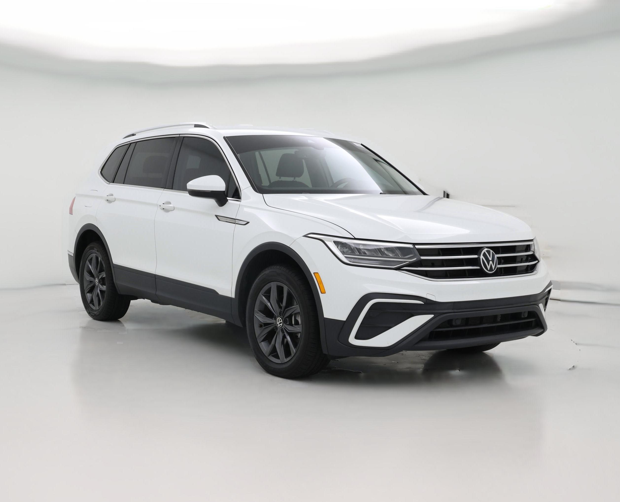 Thumbnail: 2022 Volkswagen Tiguan - 1