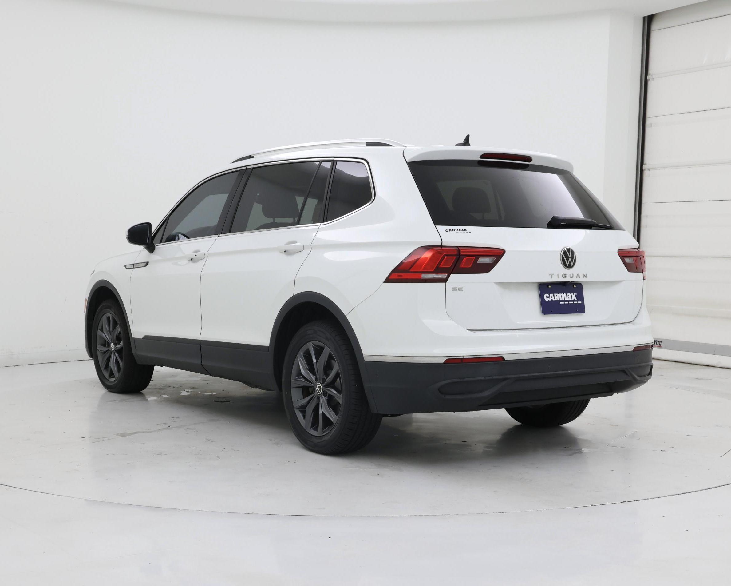 Thumbnail: 2022 Volkswagen Tiguan - 2