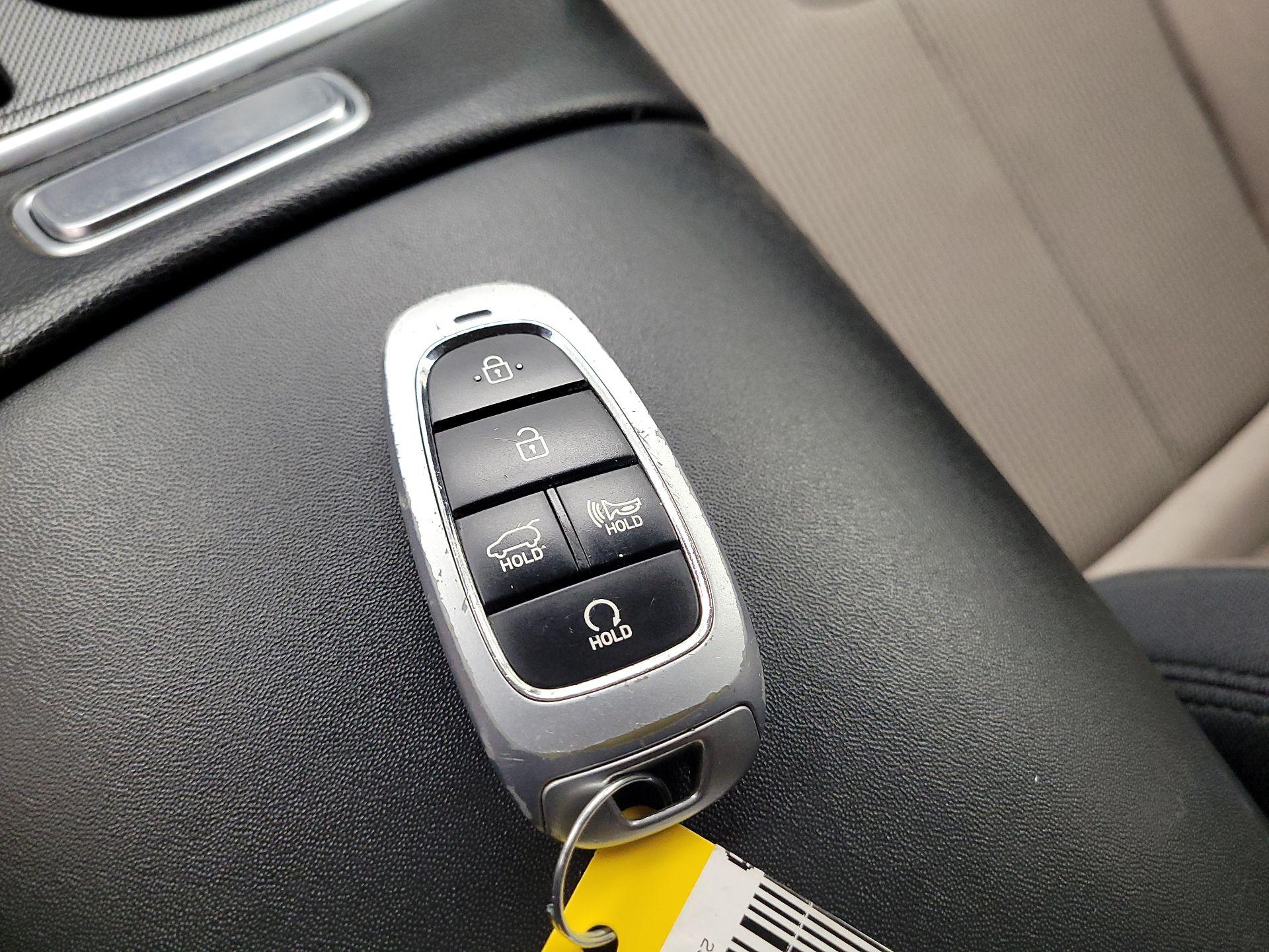 Thumbnail: 2023 Hyundai Santa Fe - 18