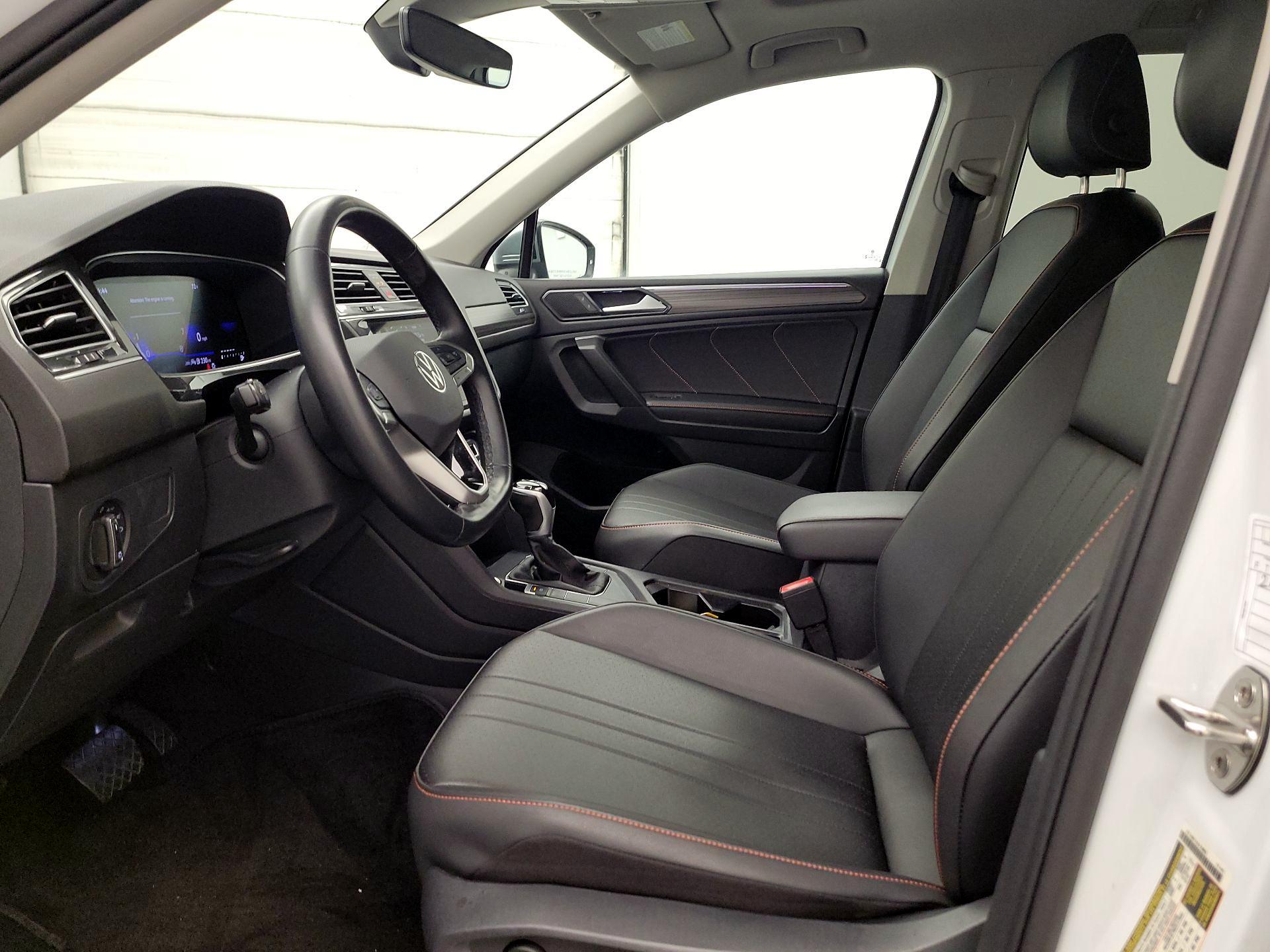 Thumbnail: 2024 Volkswagen Tiguan - 11