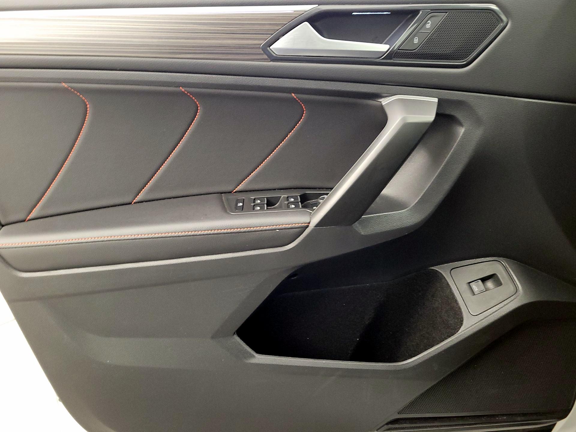 Thumbnail: 2024 Volkswagen Tiguan - 12