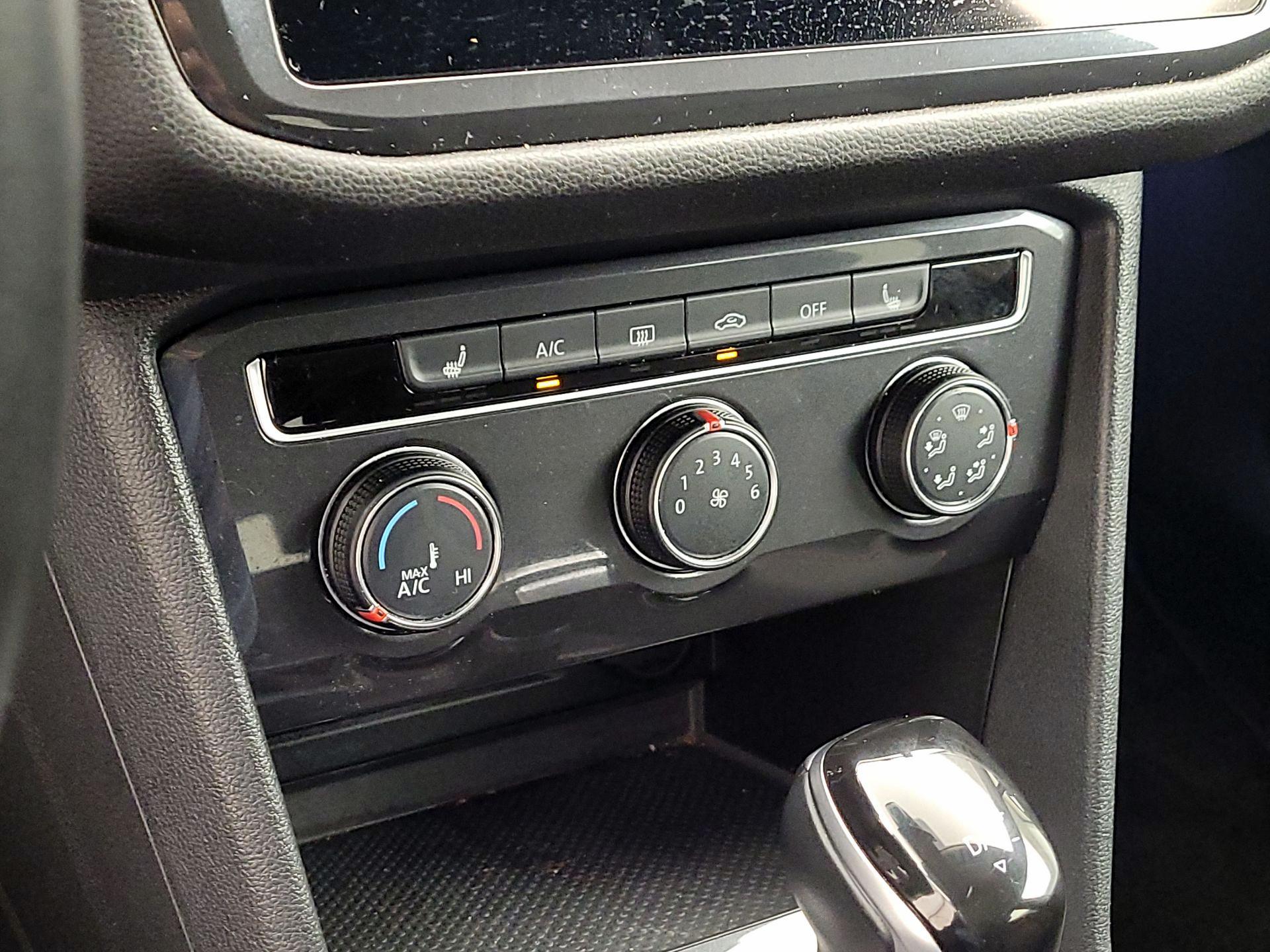 Thumbnail: 2024 Volkswagen Tiguan - 16