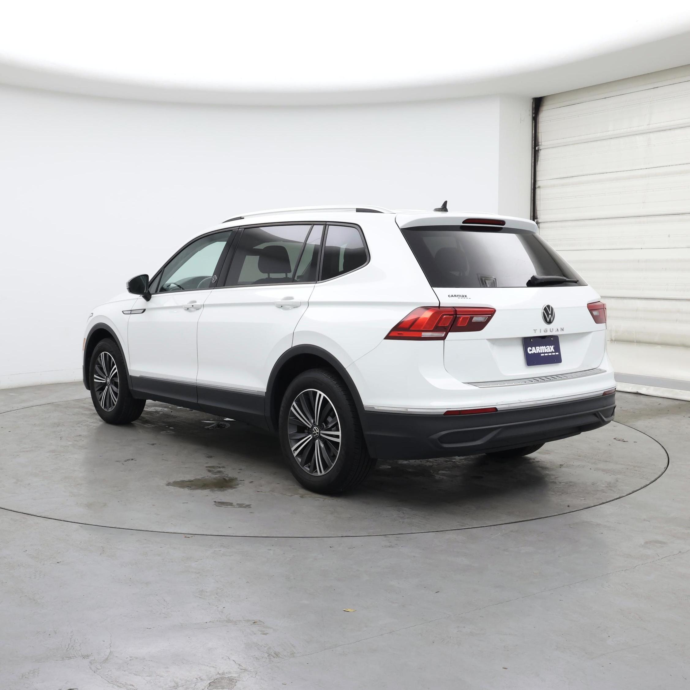 Thumbnail: 2024 Volkswagen Tiguan - 2