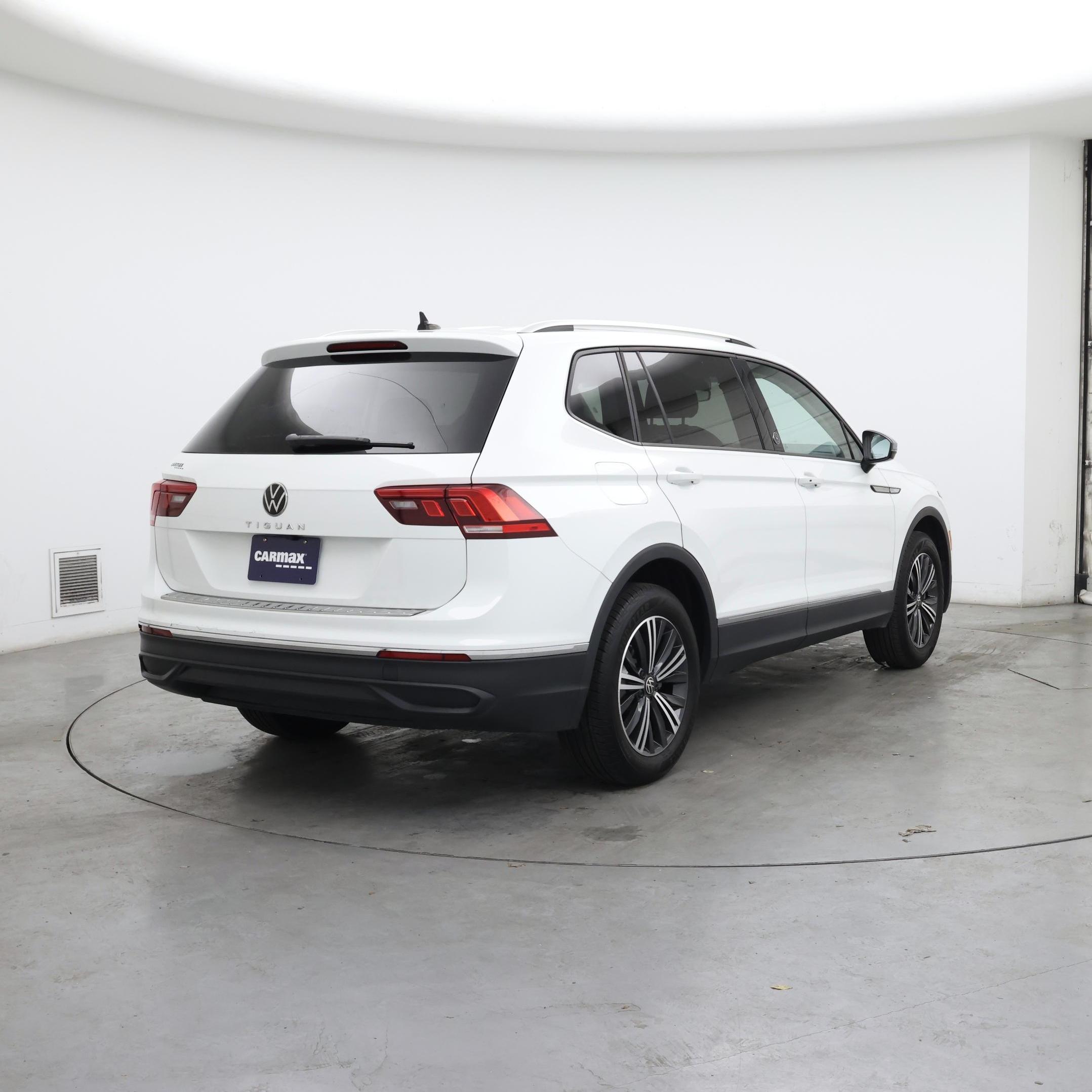Thumbnail: 2024 Volkswagen Tiguan - 8