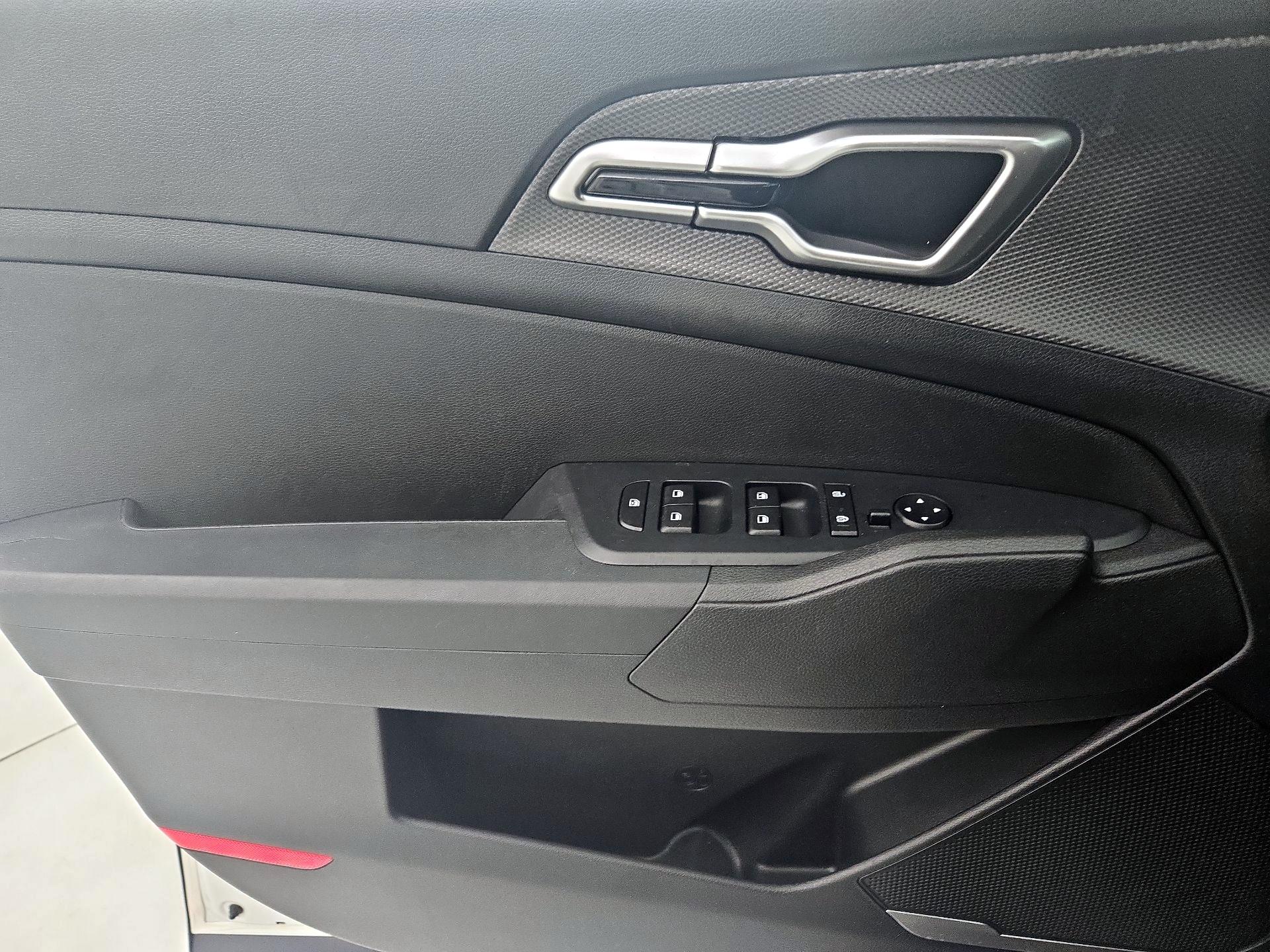 Thumbnail: 2023 Kia Sportage - 12