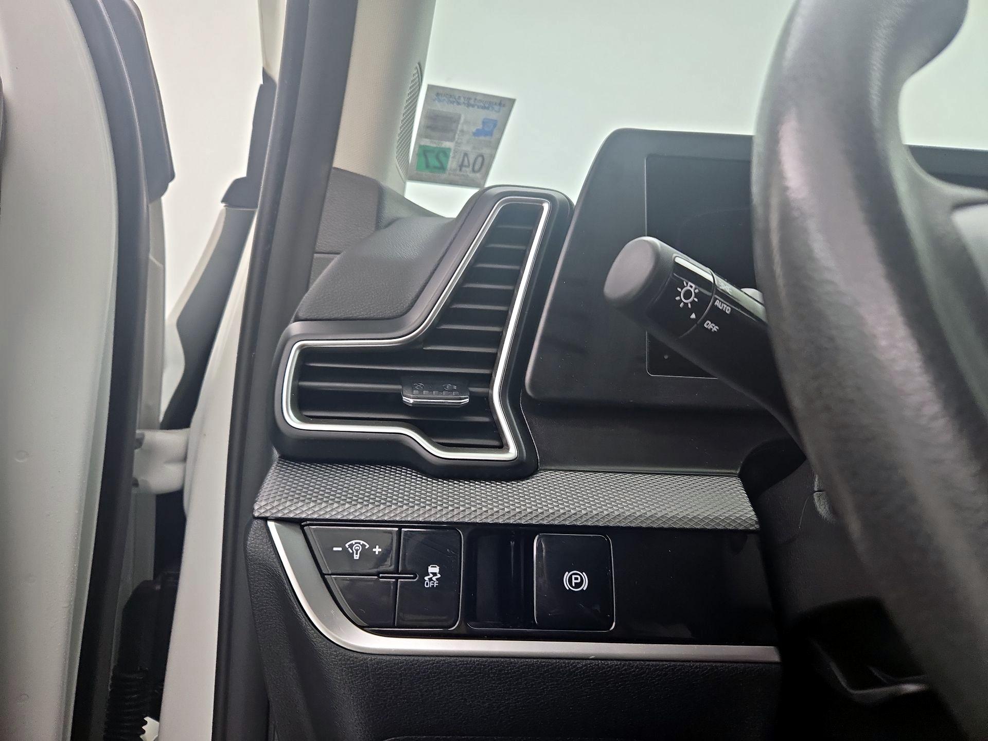 Thumbnail: 2023 Kia Sportage - 13