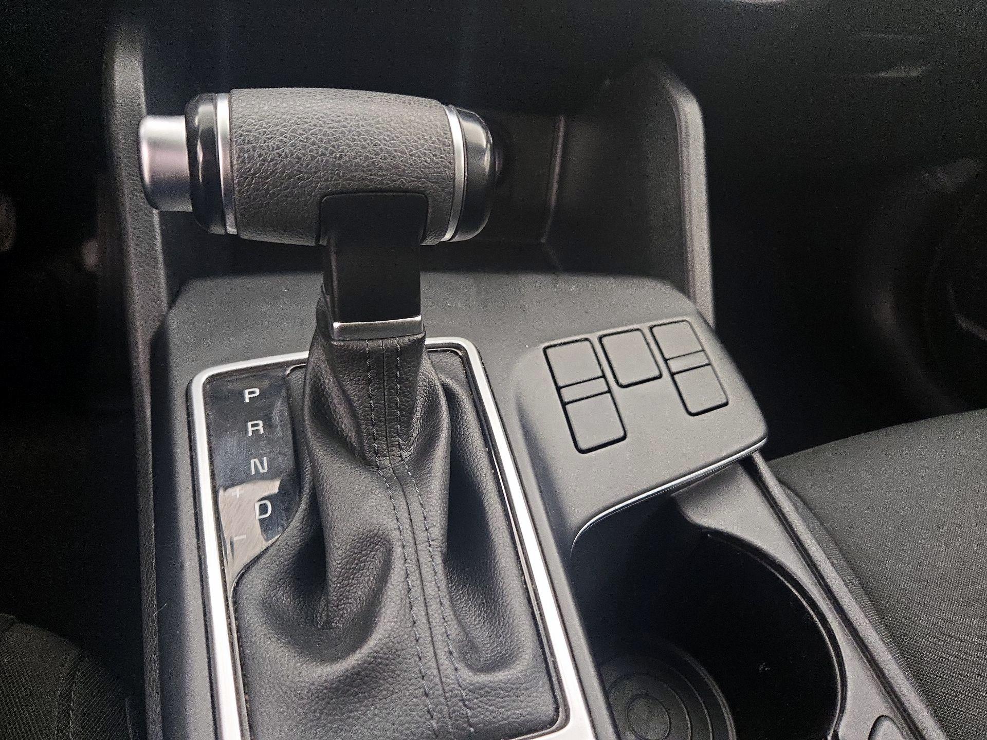 Thumbnail: 2023 Kia Sportage - 17