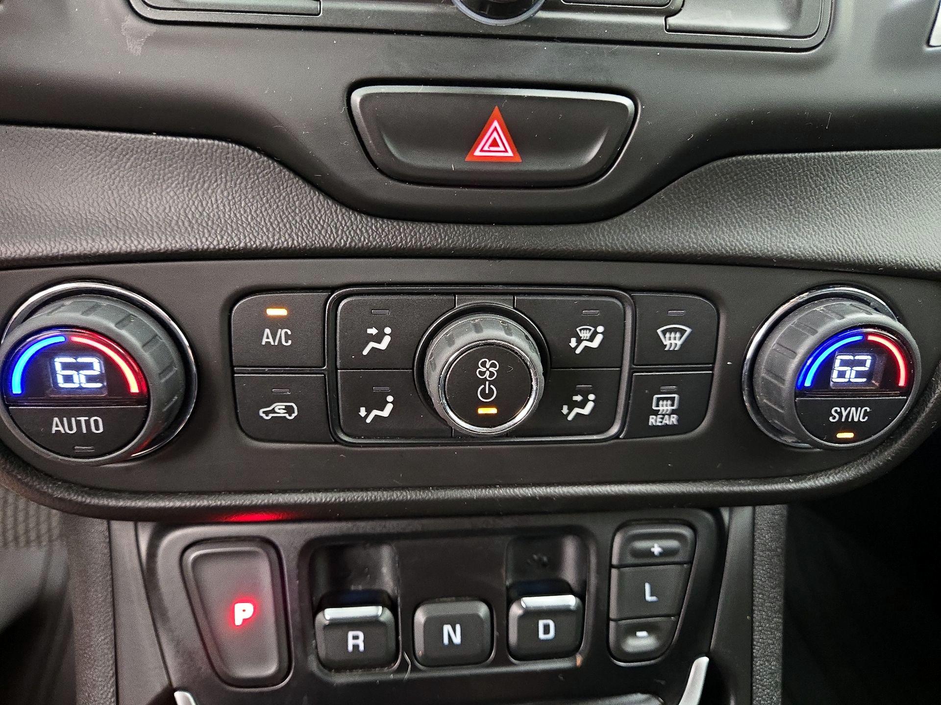 Thumbnail: 2020 GMC Terrain - 16