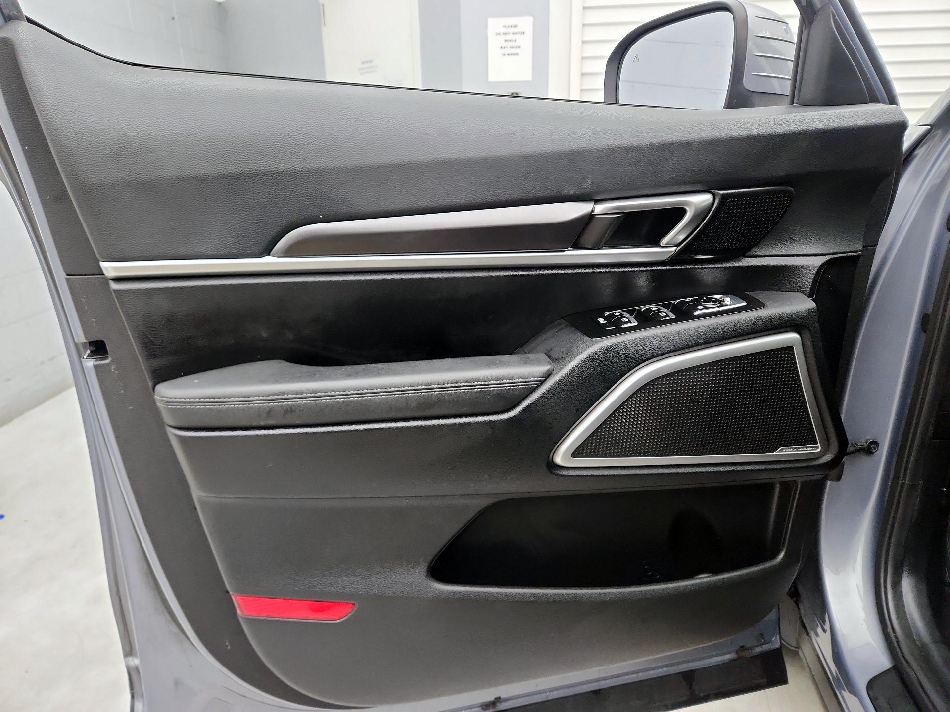 Thumbnail: 2023 Kia Telluride - 12