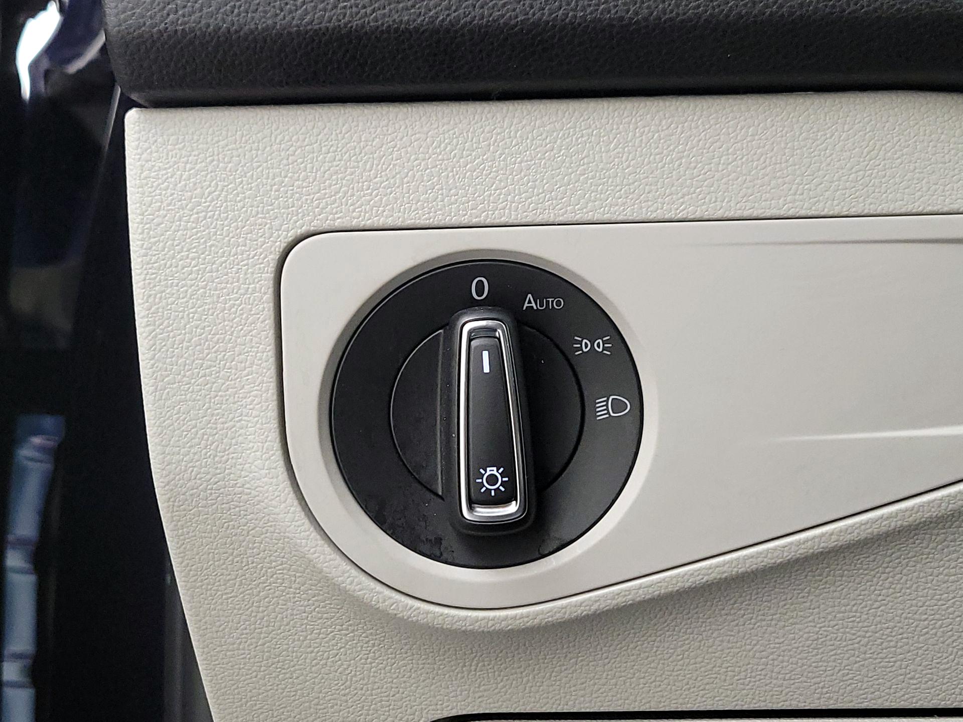 Thumbnail: 2023 Volkswagen Tiguan - 13