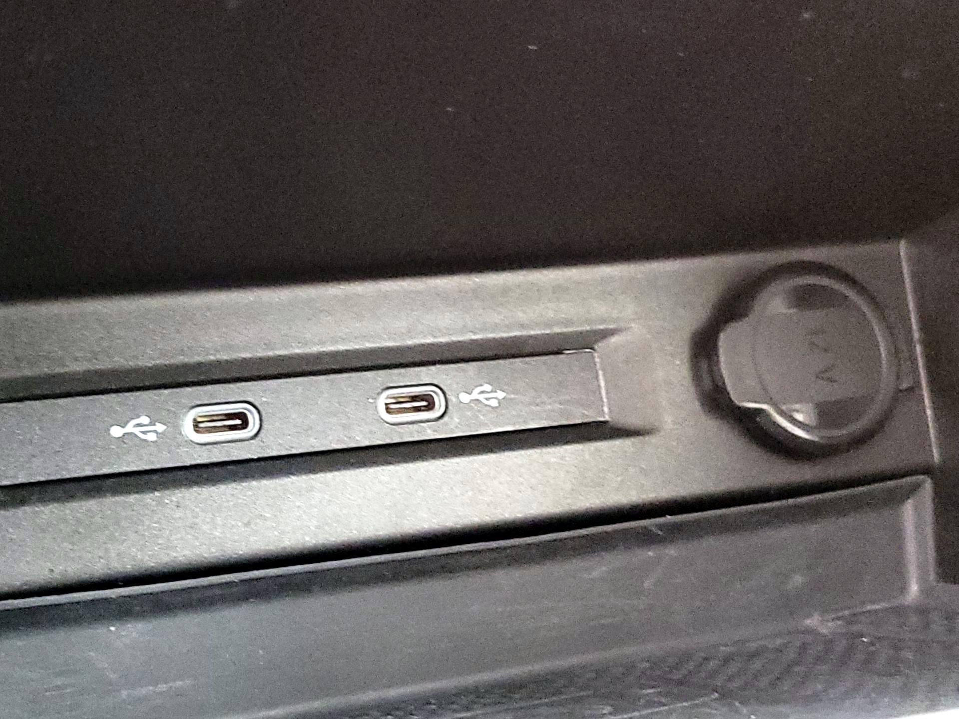 Thumbnail: 2023 Volkswagen Tiguan - 18