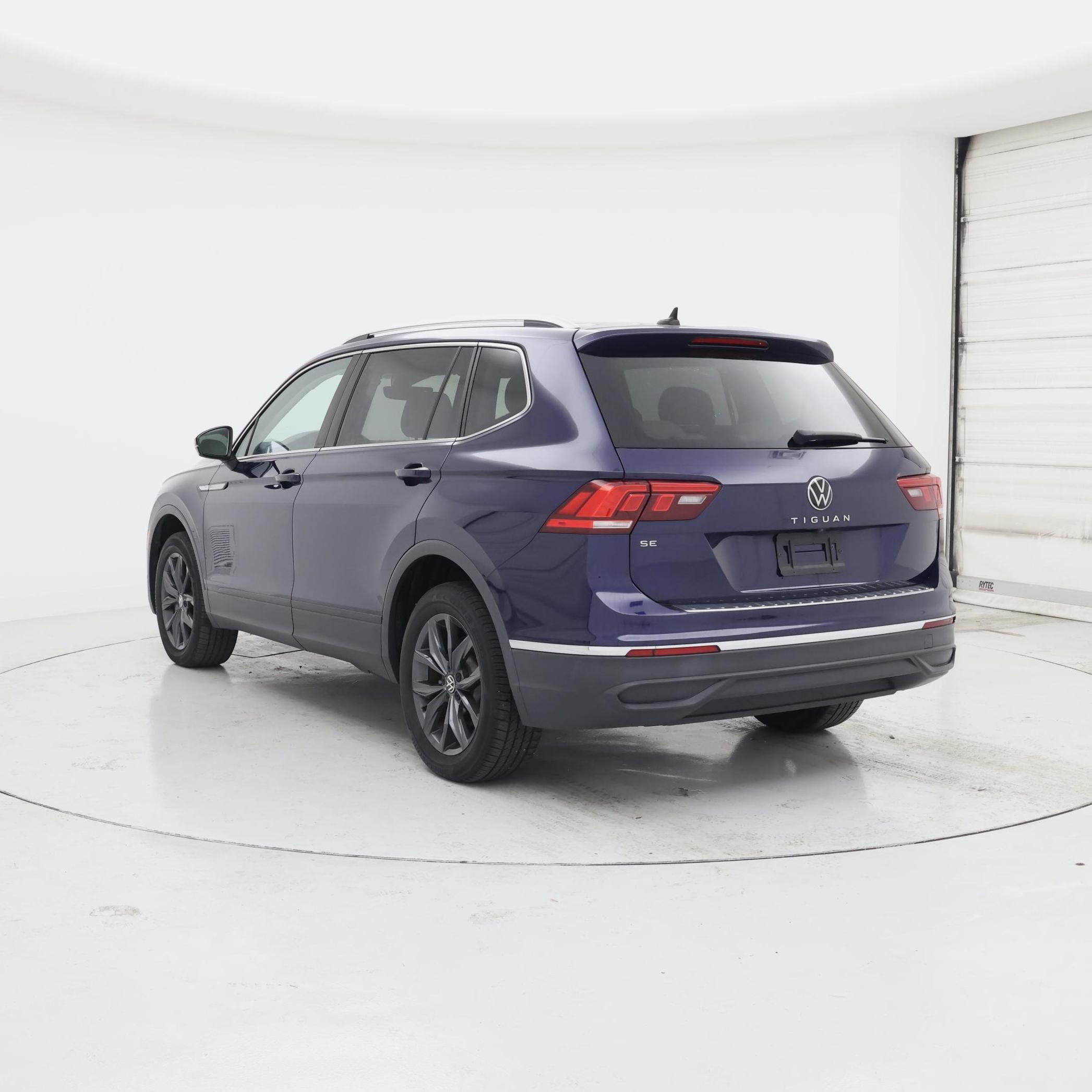 Thumbnail: 2023 Volkswagen Tiguan - 2