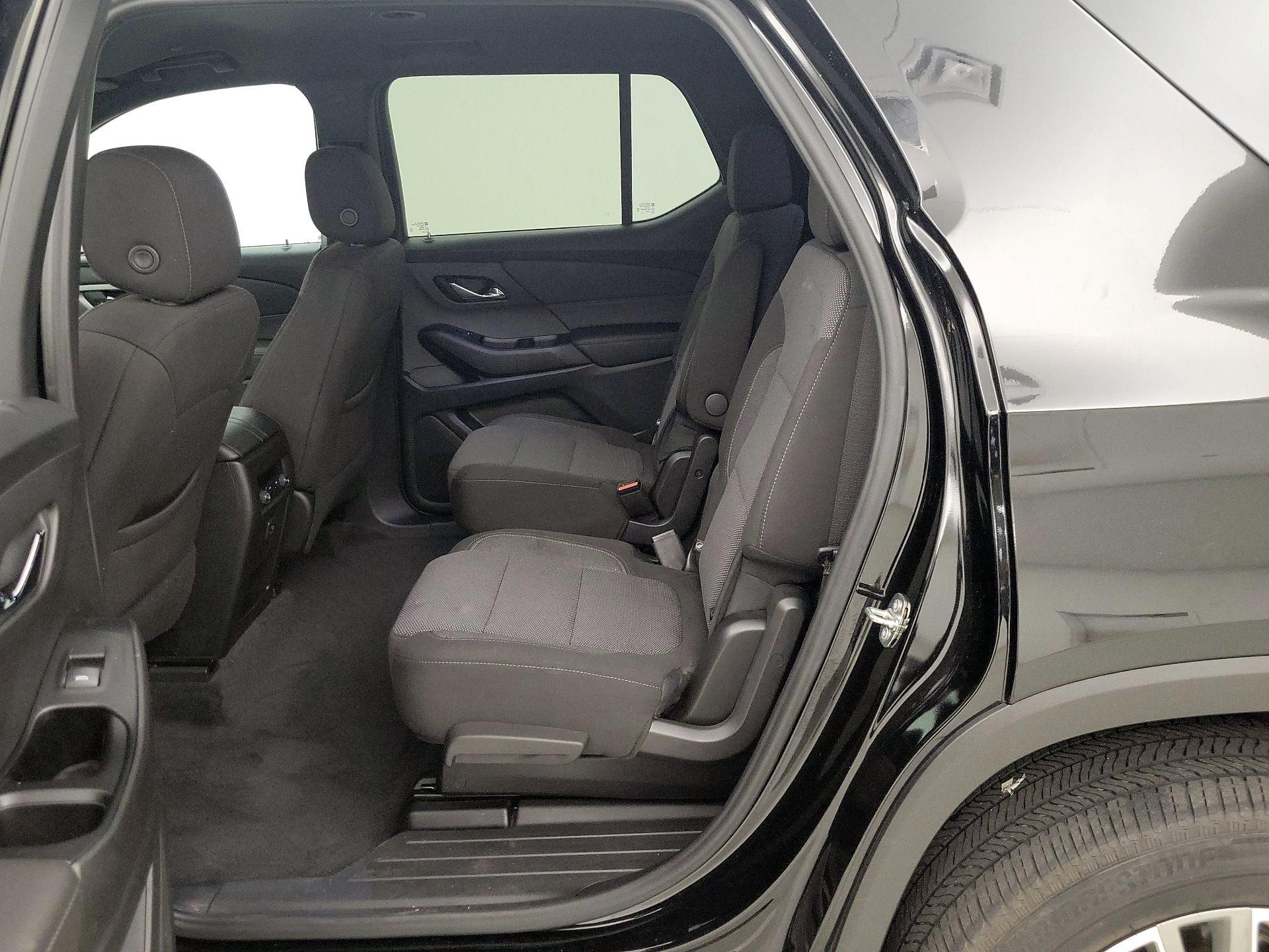 Thumbnail: 2023 Chevrolet Traverse - 19
