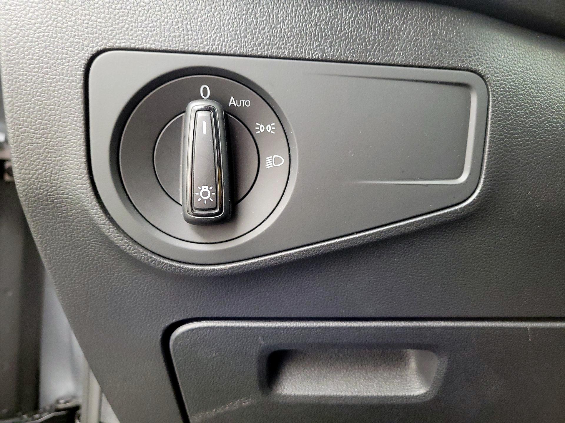 Thumbnail: 2022 Volkswagen Tiguan - 13