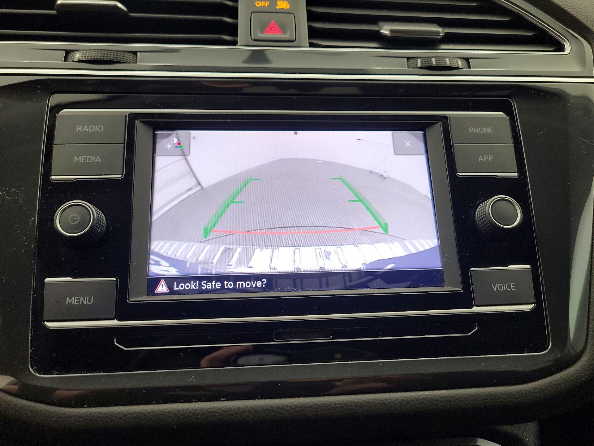 Thumbnail: 2022 Volkswagen Tiguan - 14