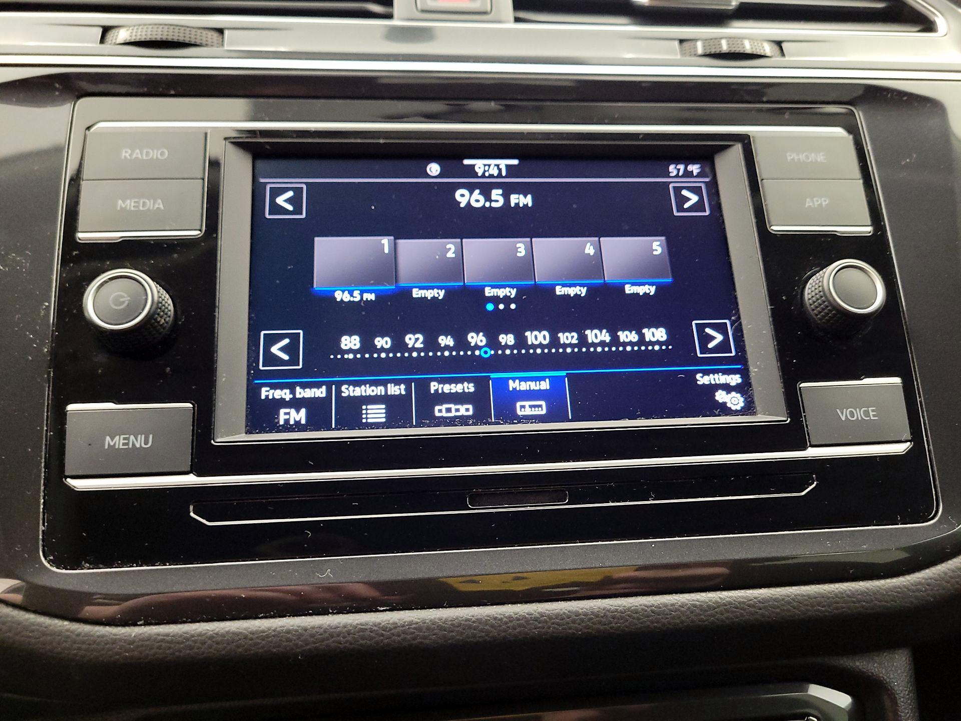 Thumbnail: 2022 Volkswagen Tiguan - 15