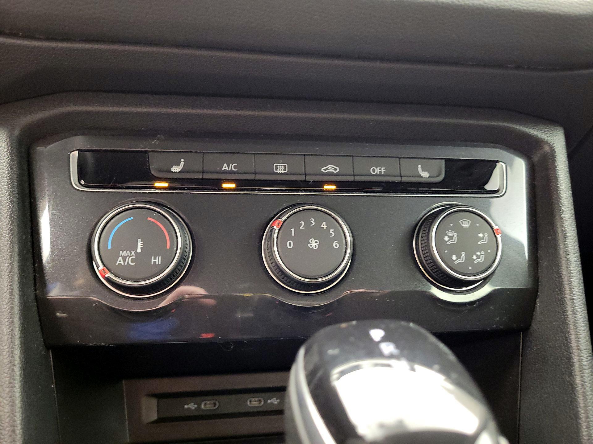 Thumbnail: 2022 Volkswagen Tiguan - 16