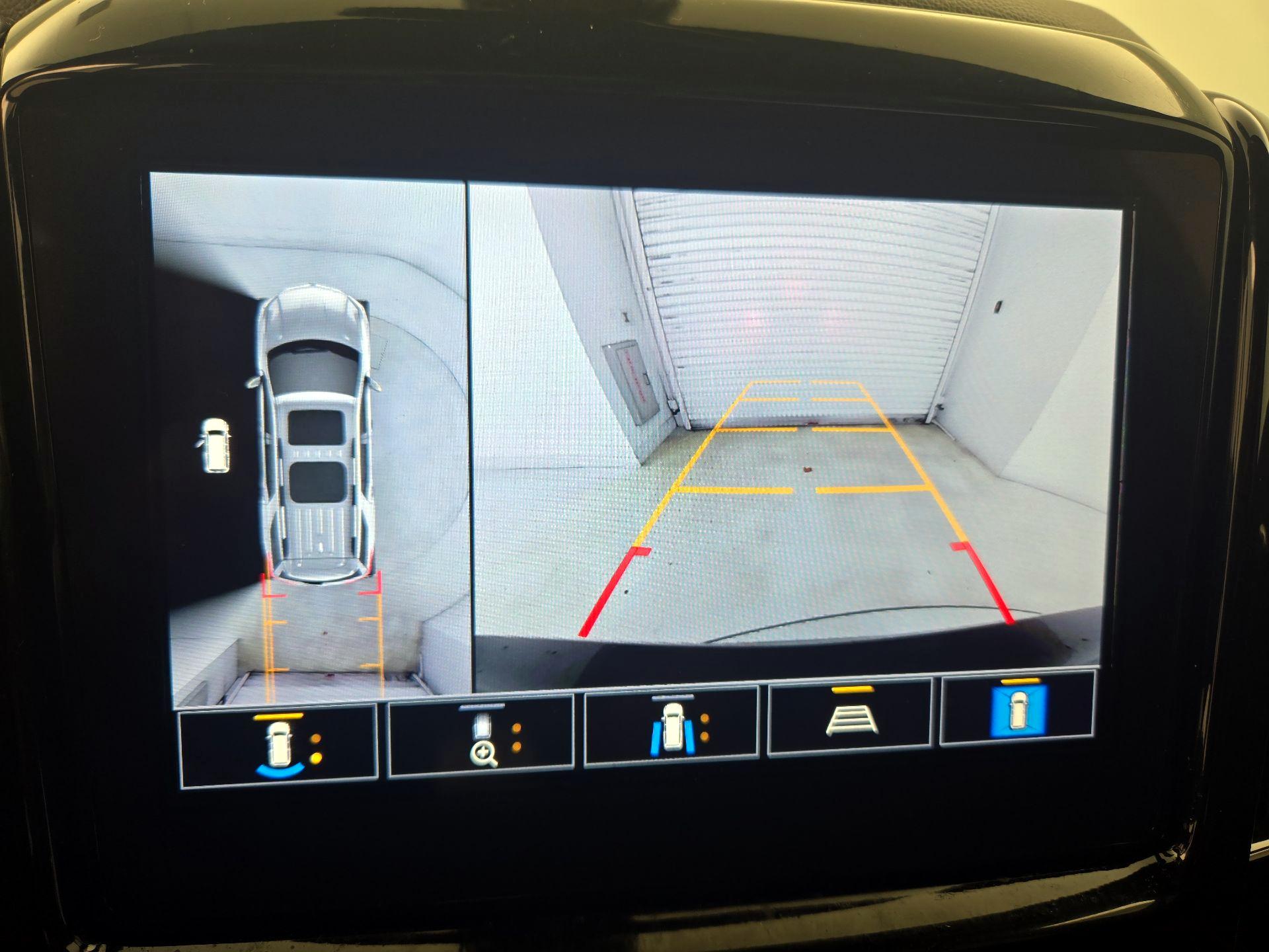 Thumbnail: 2023 Chevrolet Traverse - 15