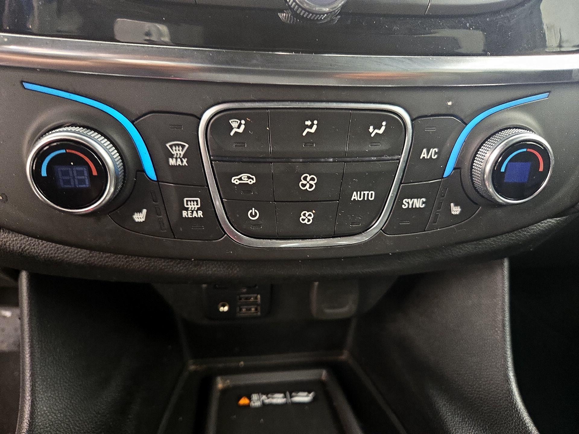 Thumbnail: 2023 Chevrolet Traverse - 17