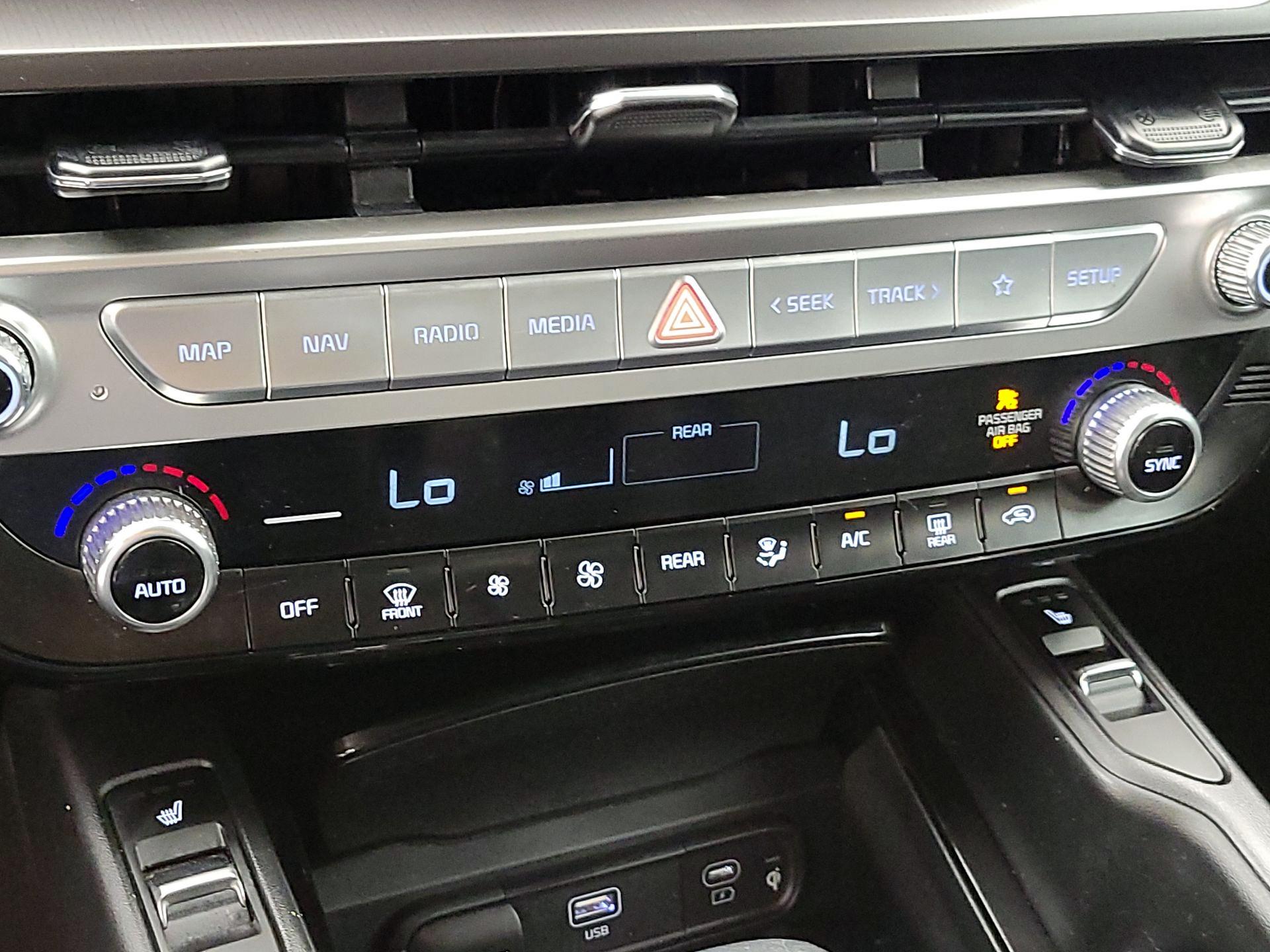 Thumbnail: 2023 Kia Telluride - 16