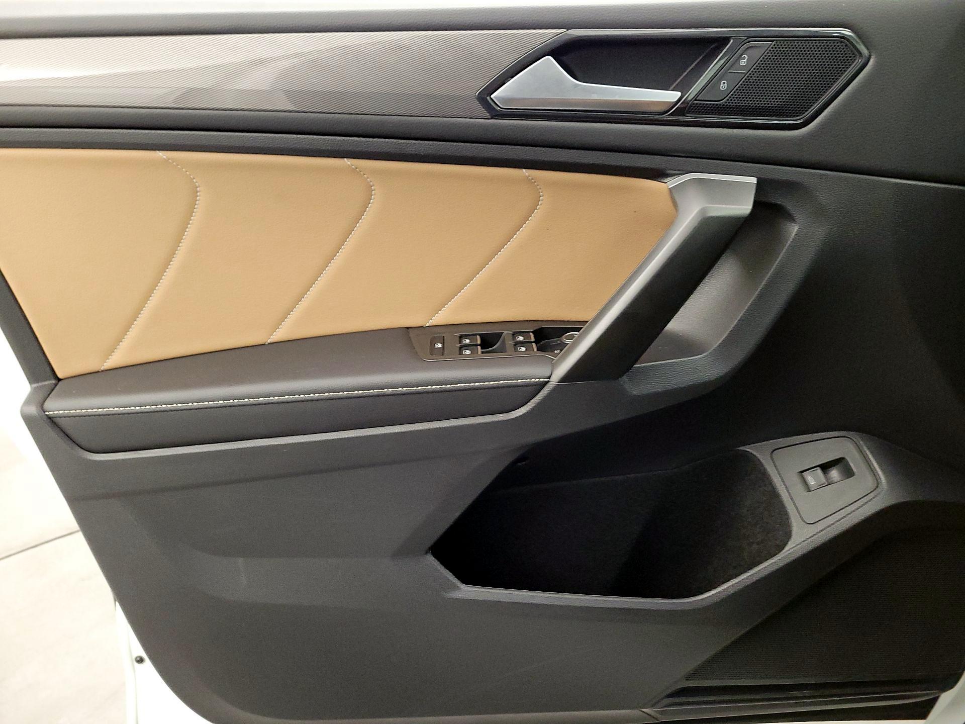 Thumbnail: 2024 Volkswagen Tiguan - 12